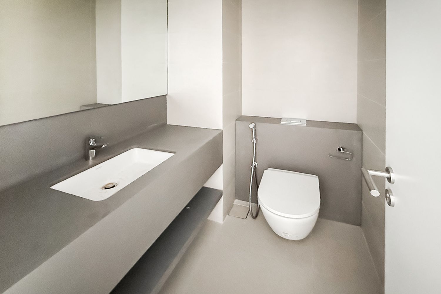 4 Bedrooms Townhouse in Azalea