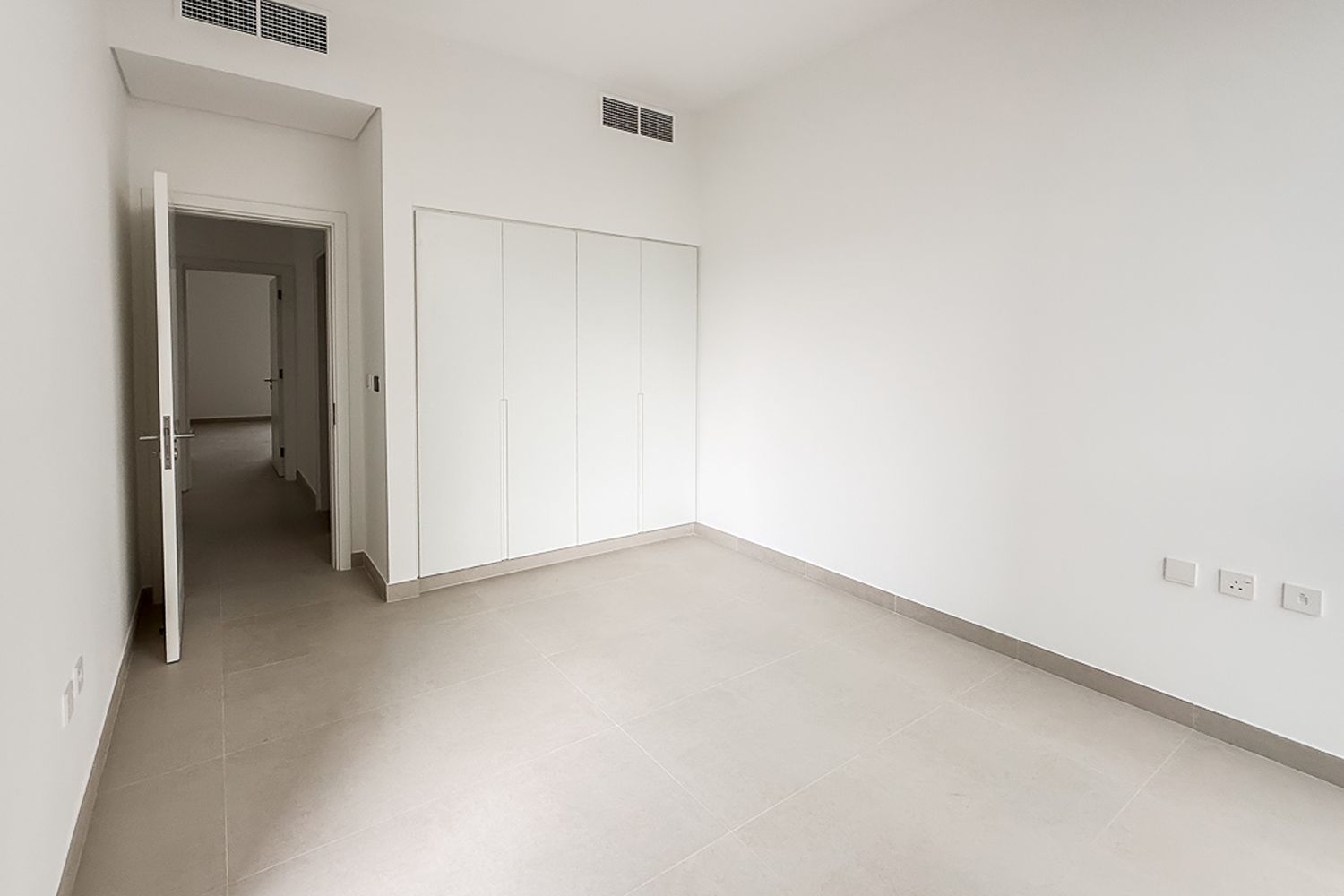 4 Bedrooms Townhouse in Azalea