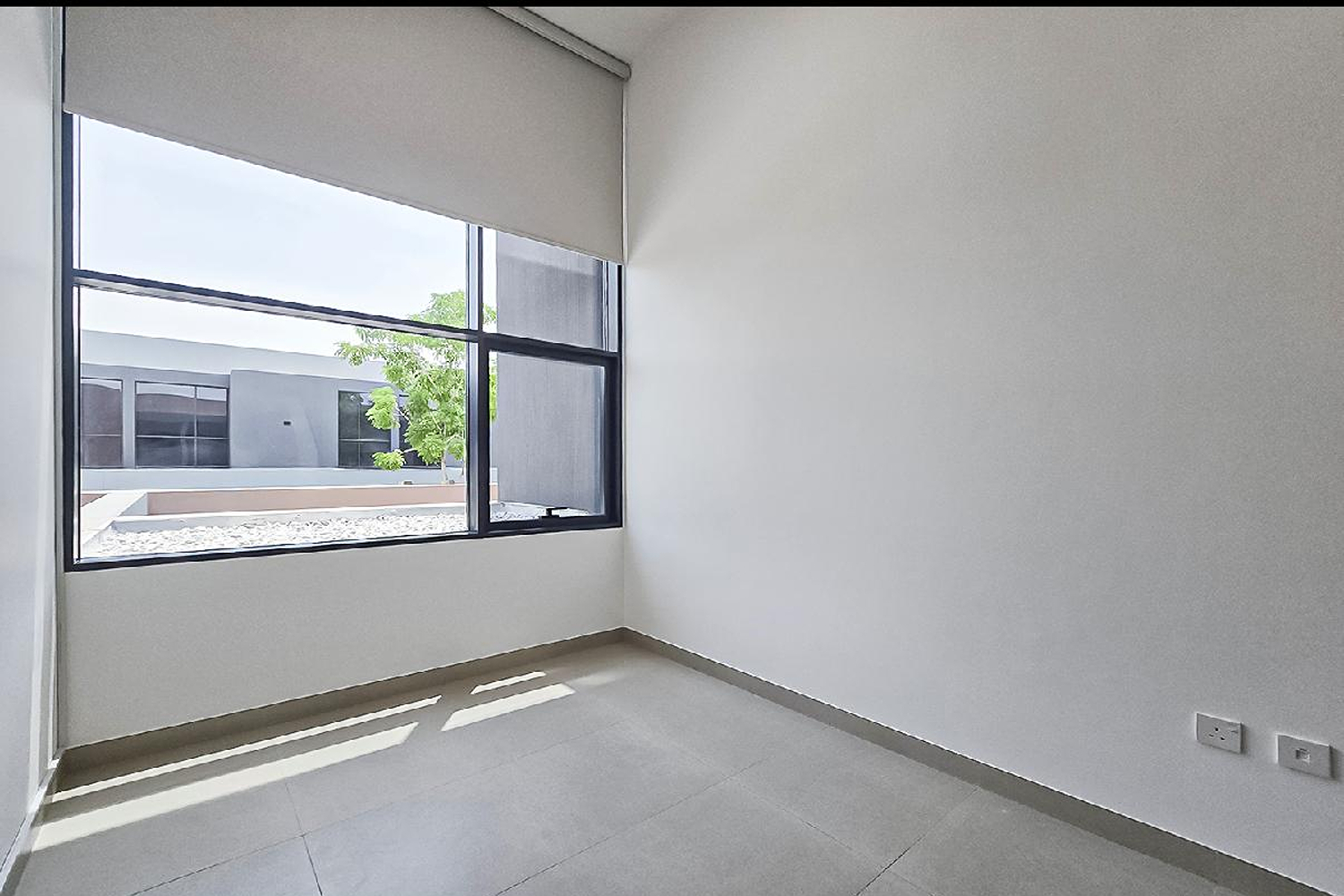 4 Bedrooms Townhouse in Azalea