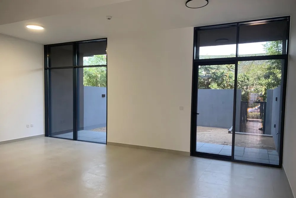 4 Bedrooms Townhouse in Azalea