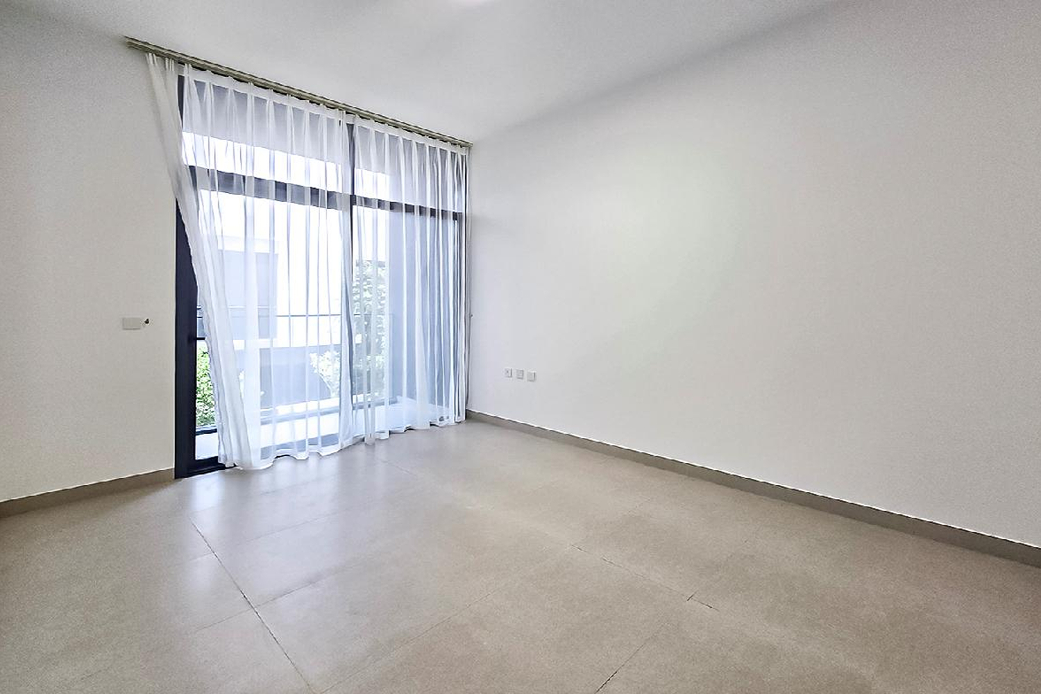 4 Bedrooms Townhouse in Azalea