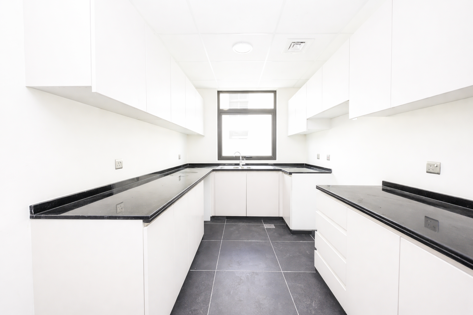 3 Bedrooms Townhouse in Zinnia