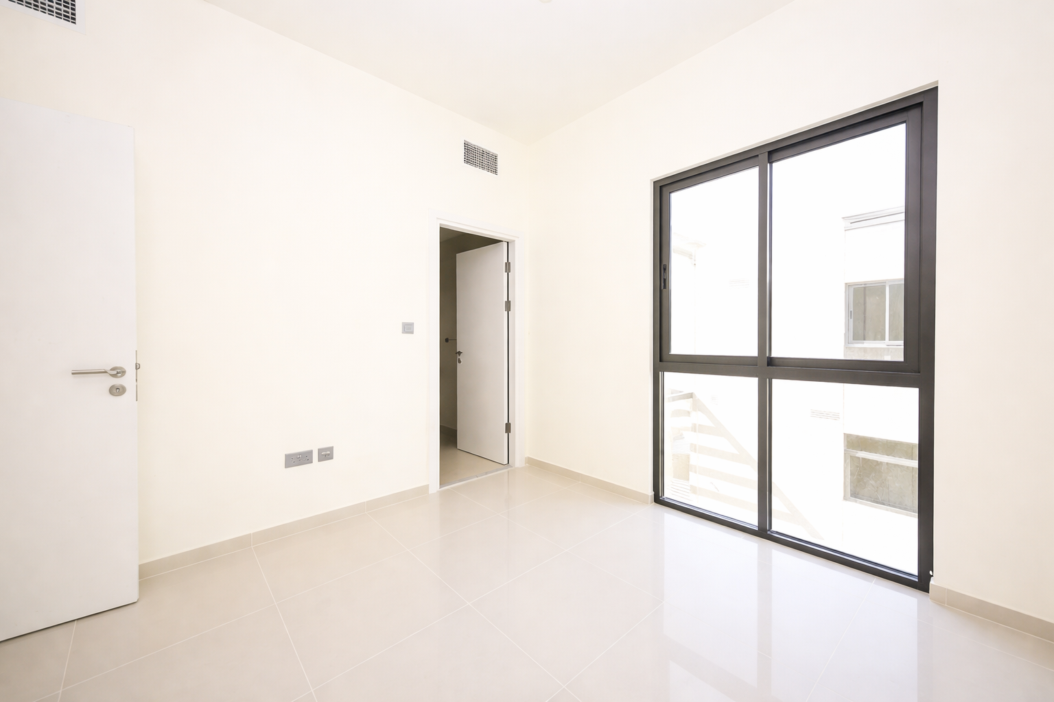 3 Bedrooms Townhouse in Zinnia