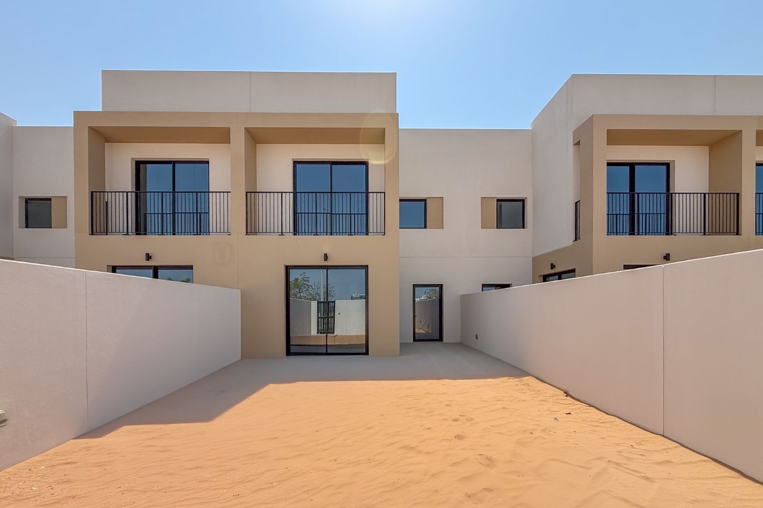 2 Bedrooms Townhouse in The Dahlias