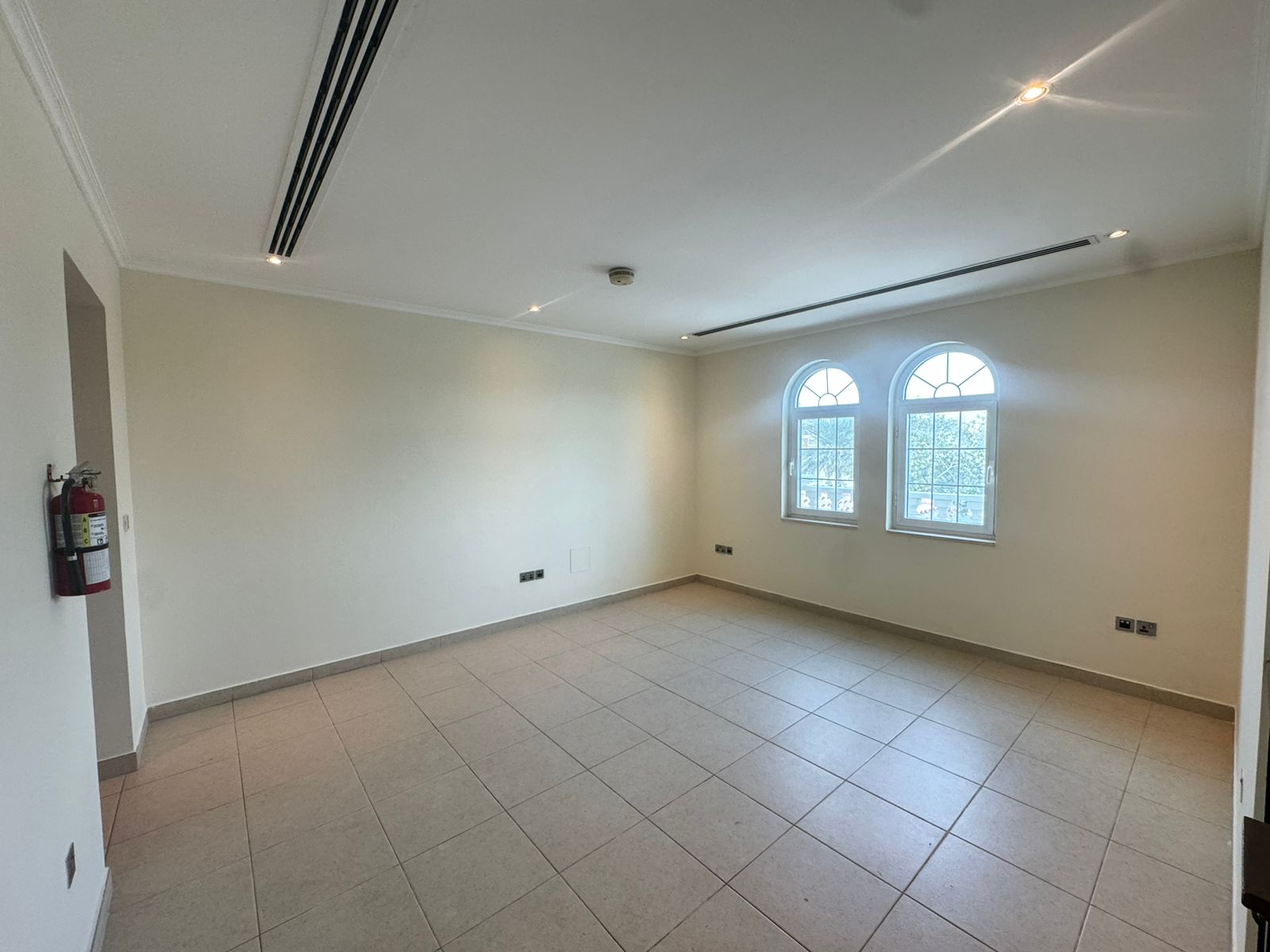 3 Bedrooms Villa in Legacy Large