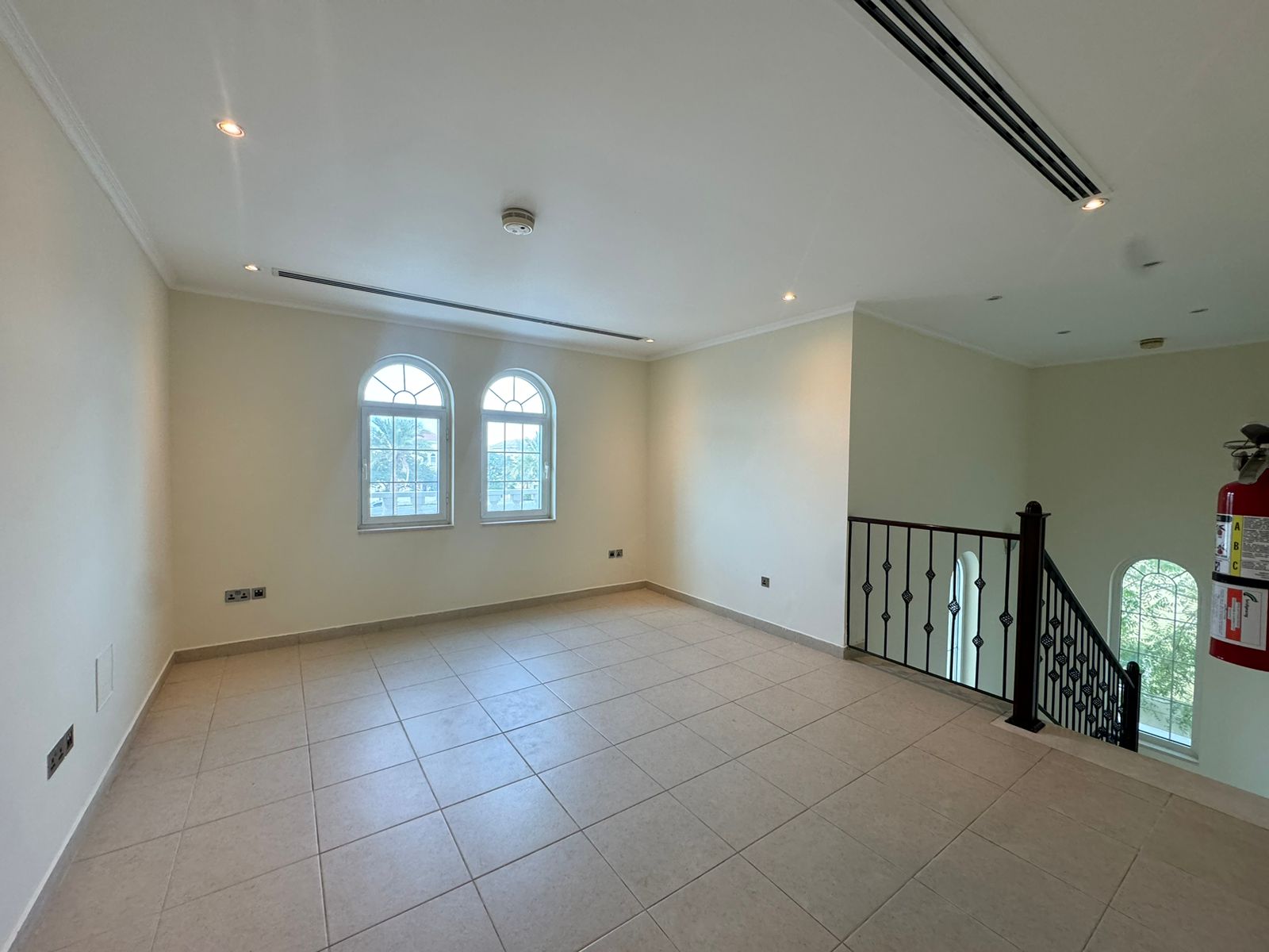 3 Bedrooms Villa in Legacy Large