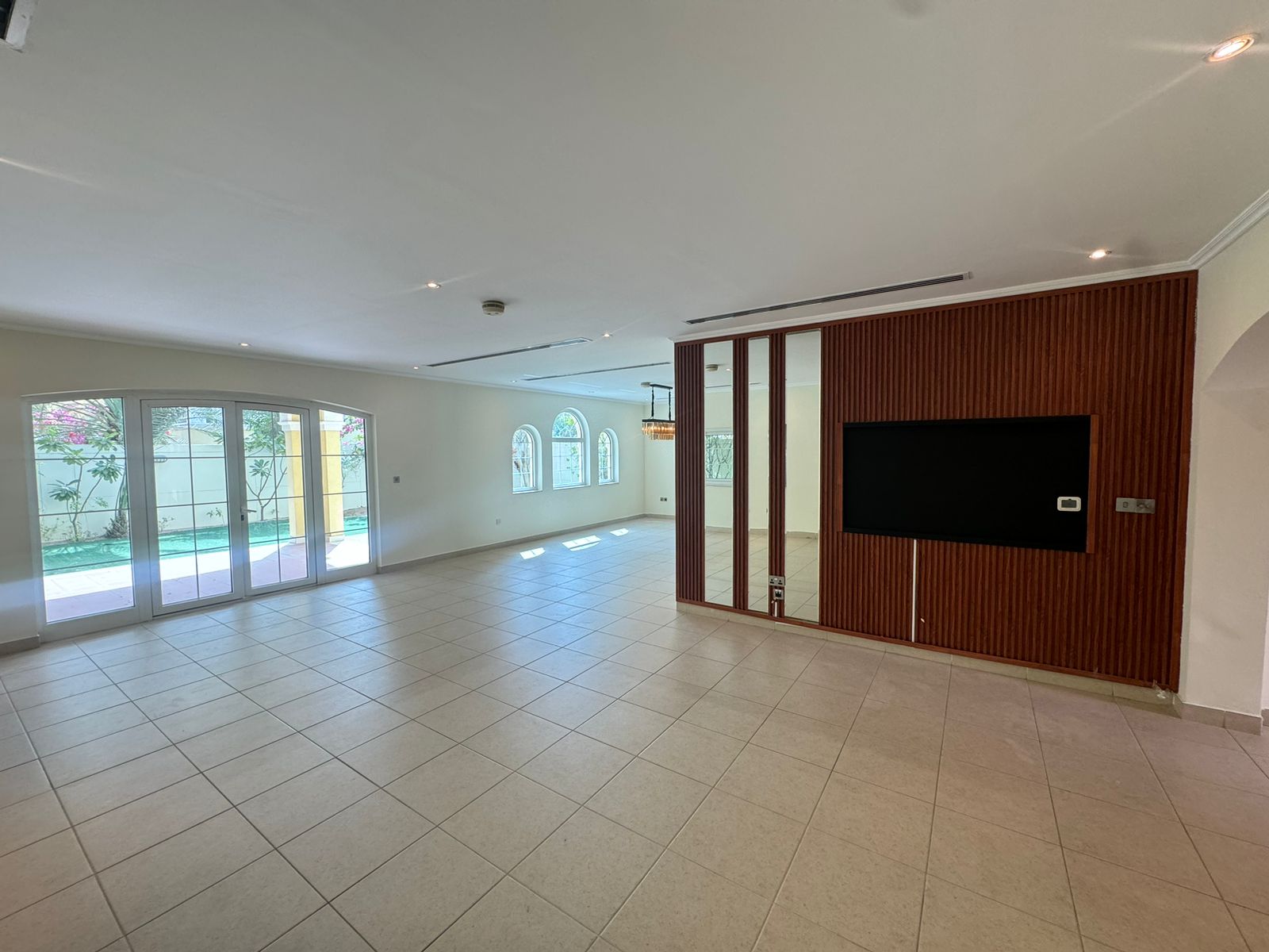 3 Bedrooms Villa in Legacy Large