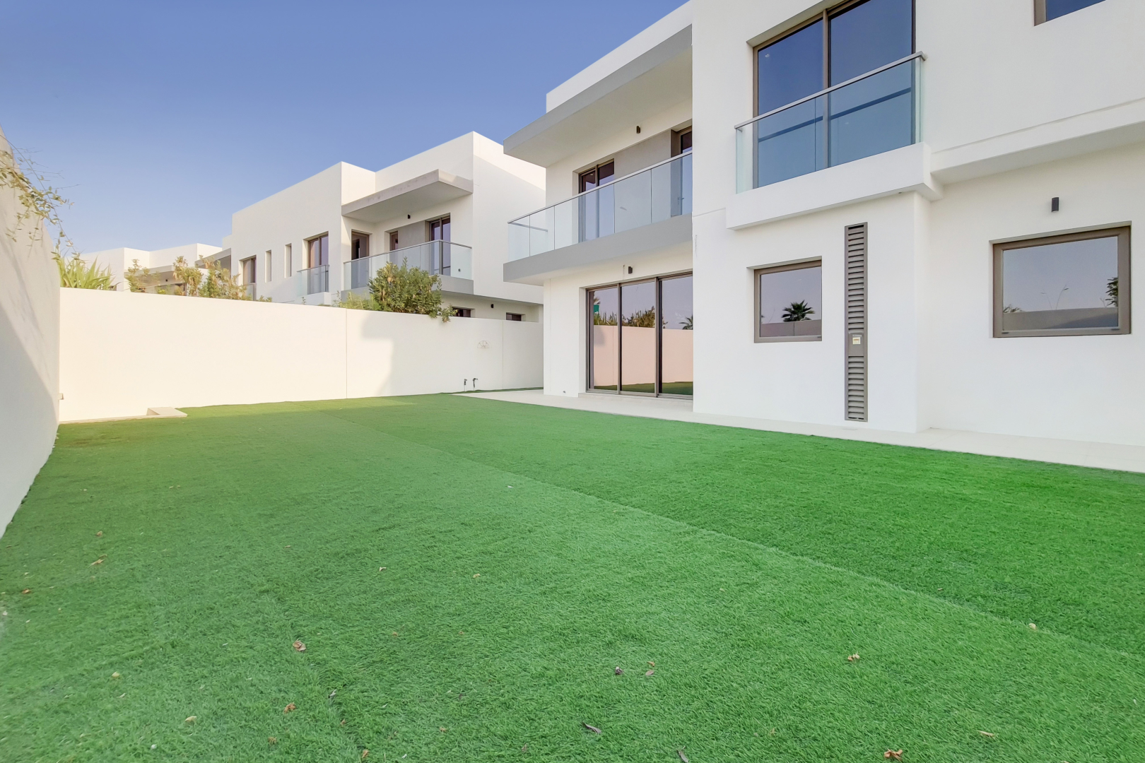 4 Bedrooms Villa in Redwoods