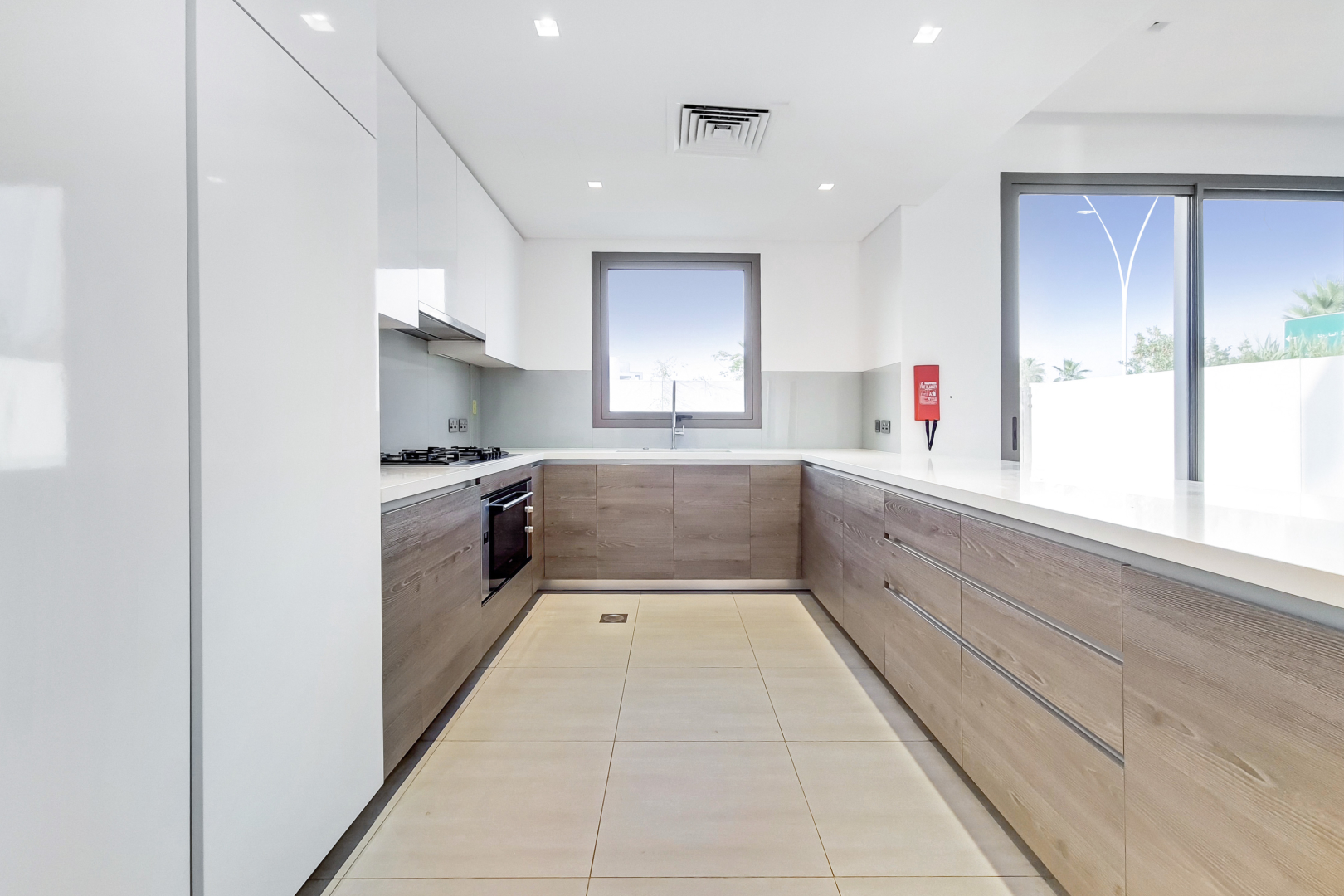 4 Bedrooms Villa in Redwoods