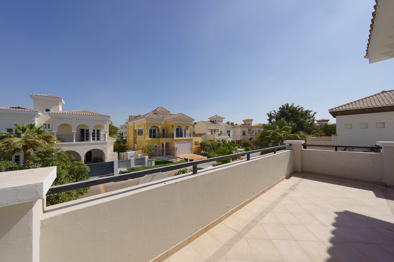 5 Bedrooms Villa in Courtyard CP6