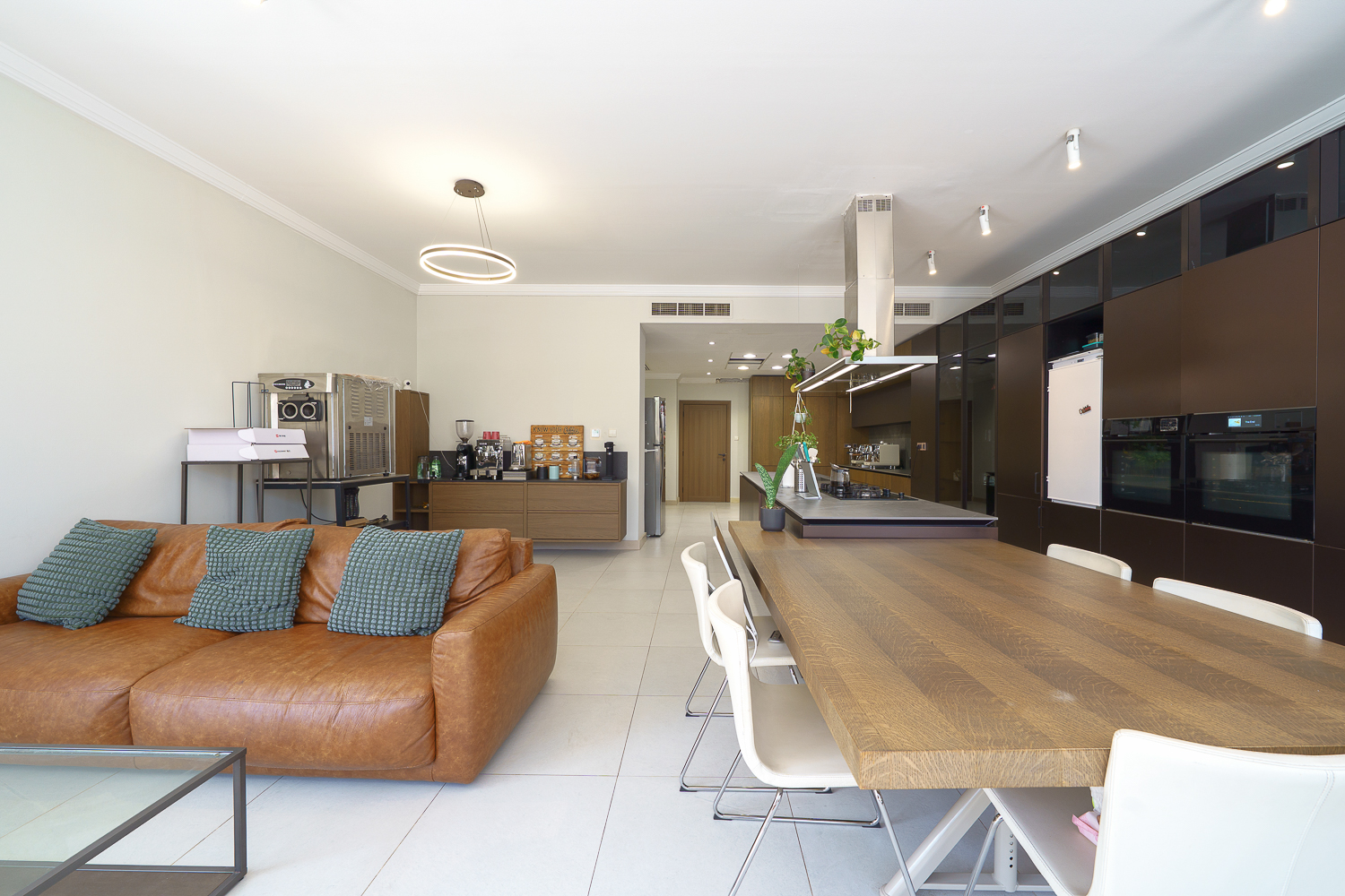 5 Bedrooms Villa in Courtyard CP6