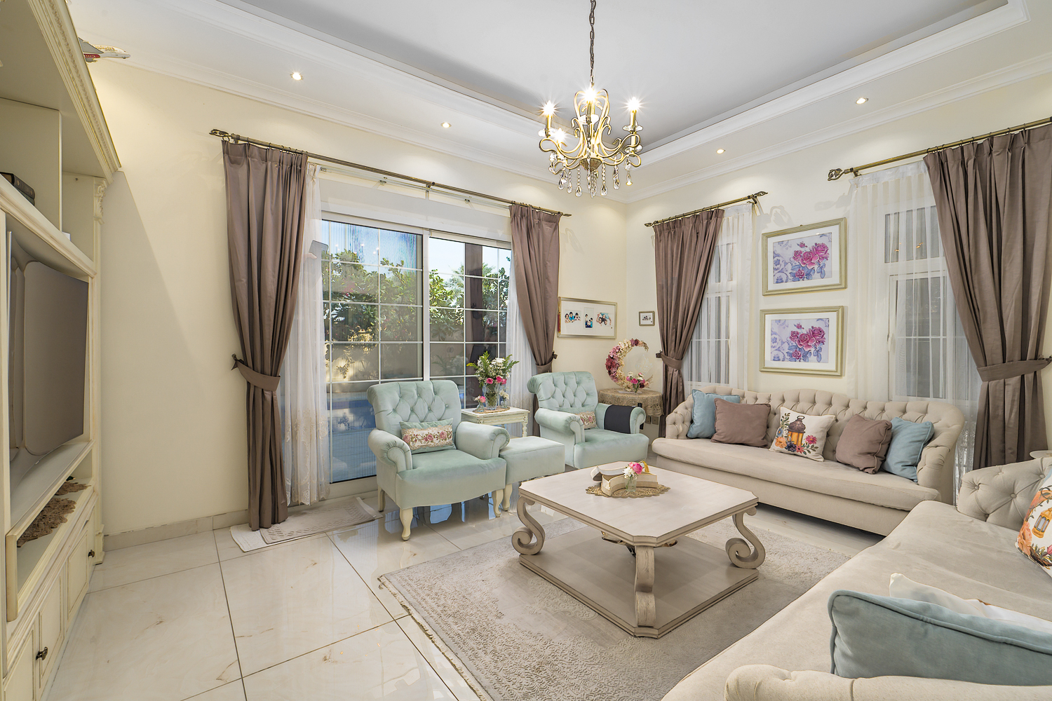 5 Bedrooms Villa in Rahat