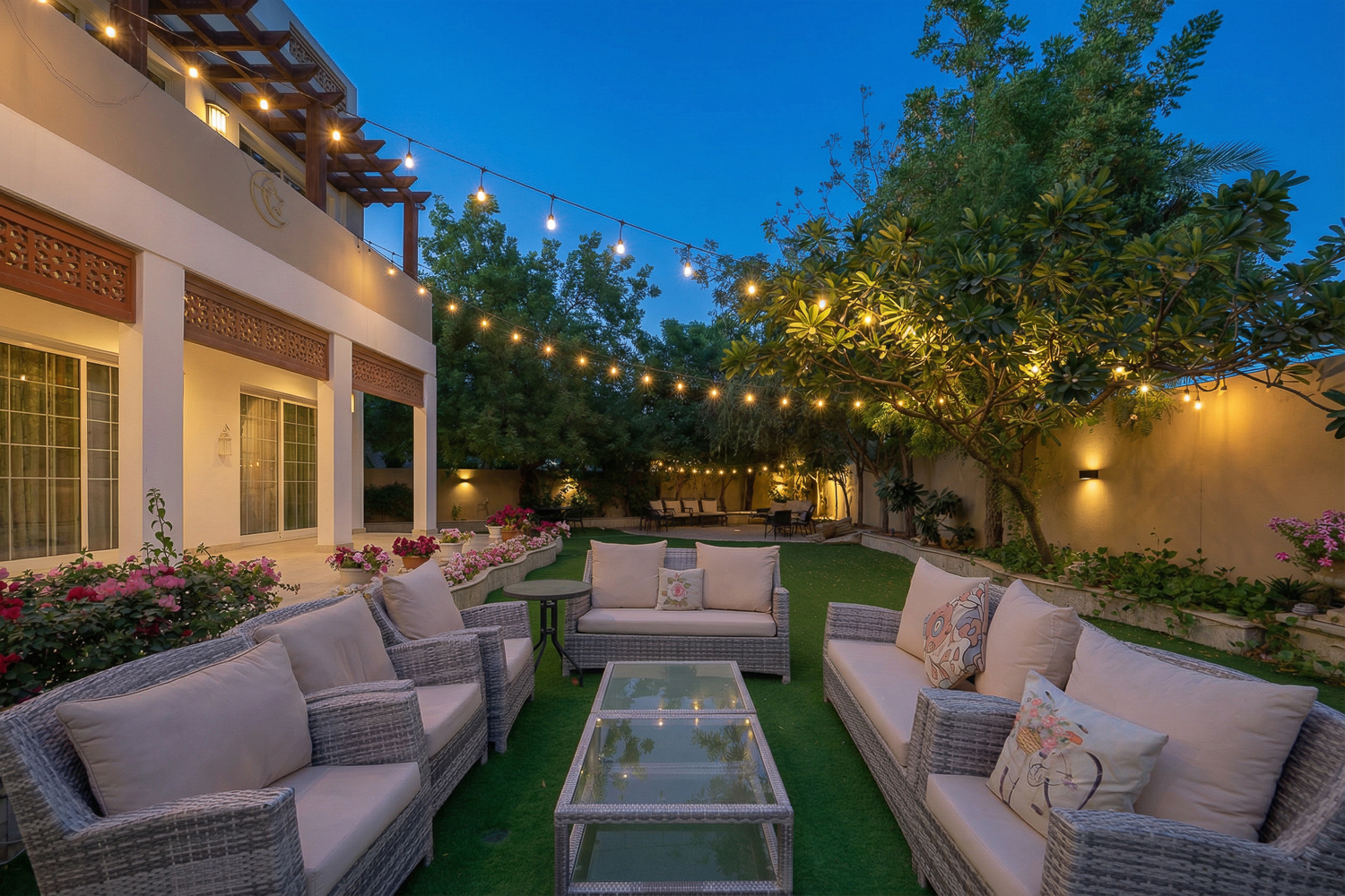 5 Bedrooms Villa in Rahat