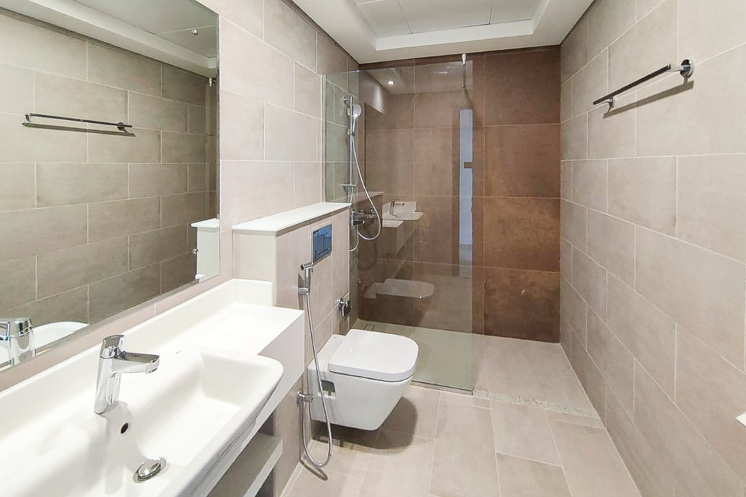 3 Bedrooms Apartment in Art Courtyard