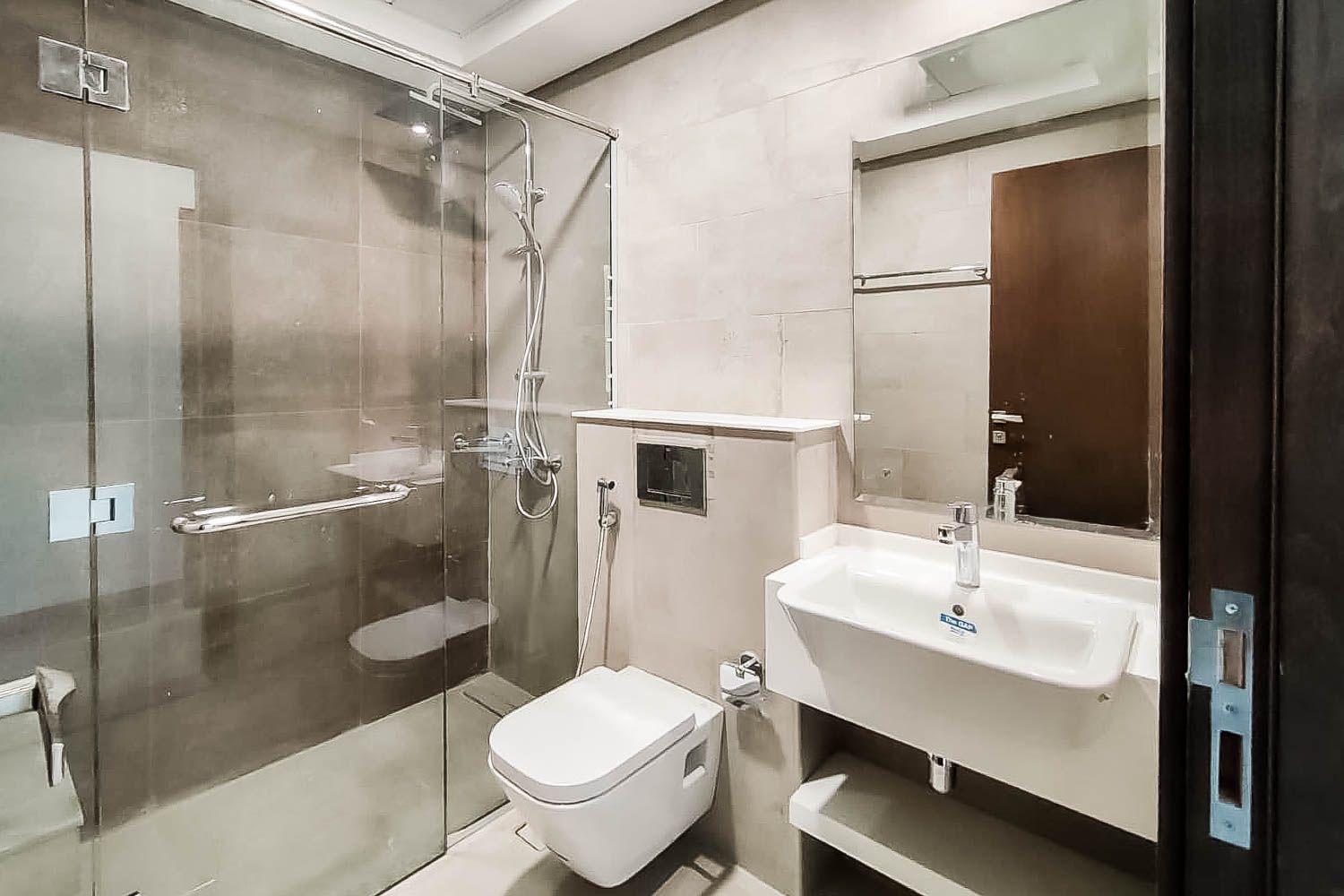 2 Bedrooms Apartment in Art Courtyard