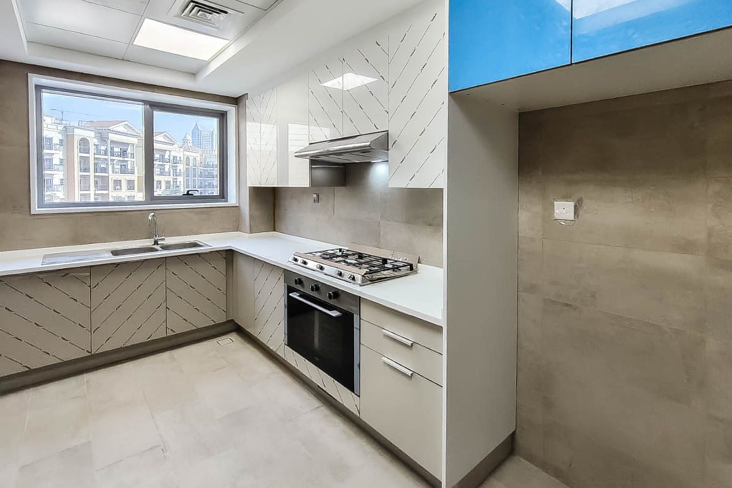 2 Bedrooms Apartment in Art Courtyard