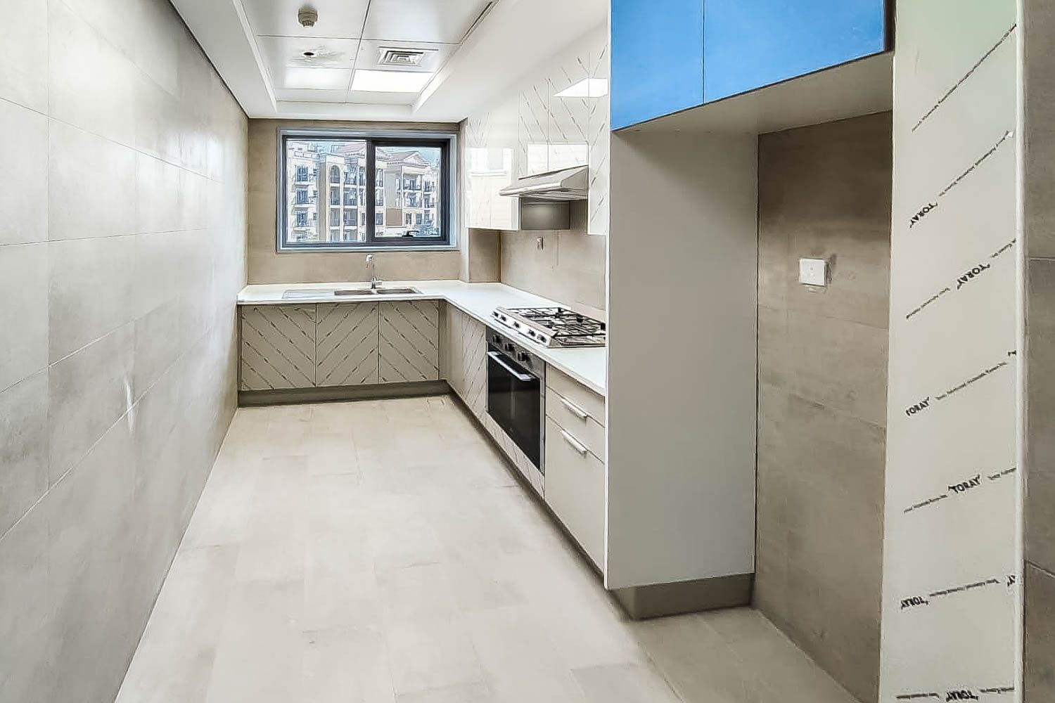 2 Bedrooms Apartment in Art Courtyard