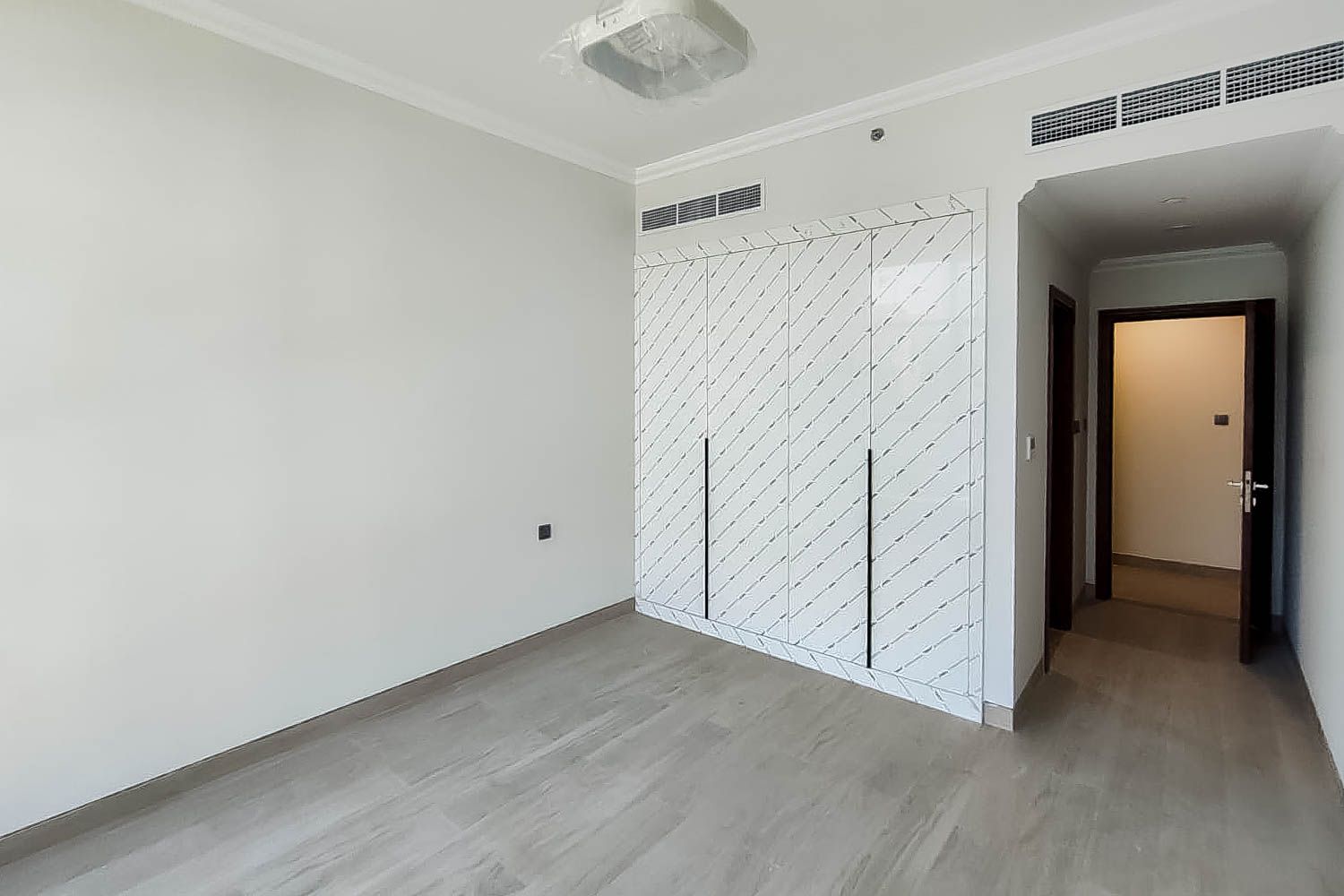 2 Bedrooms Apartment in Art Courtyard