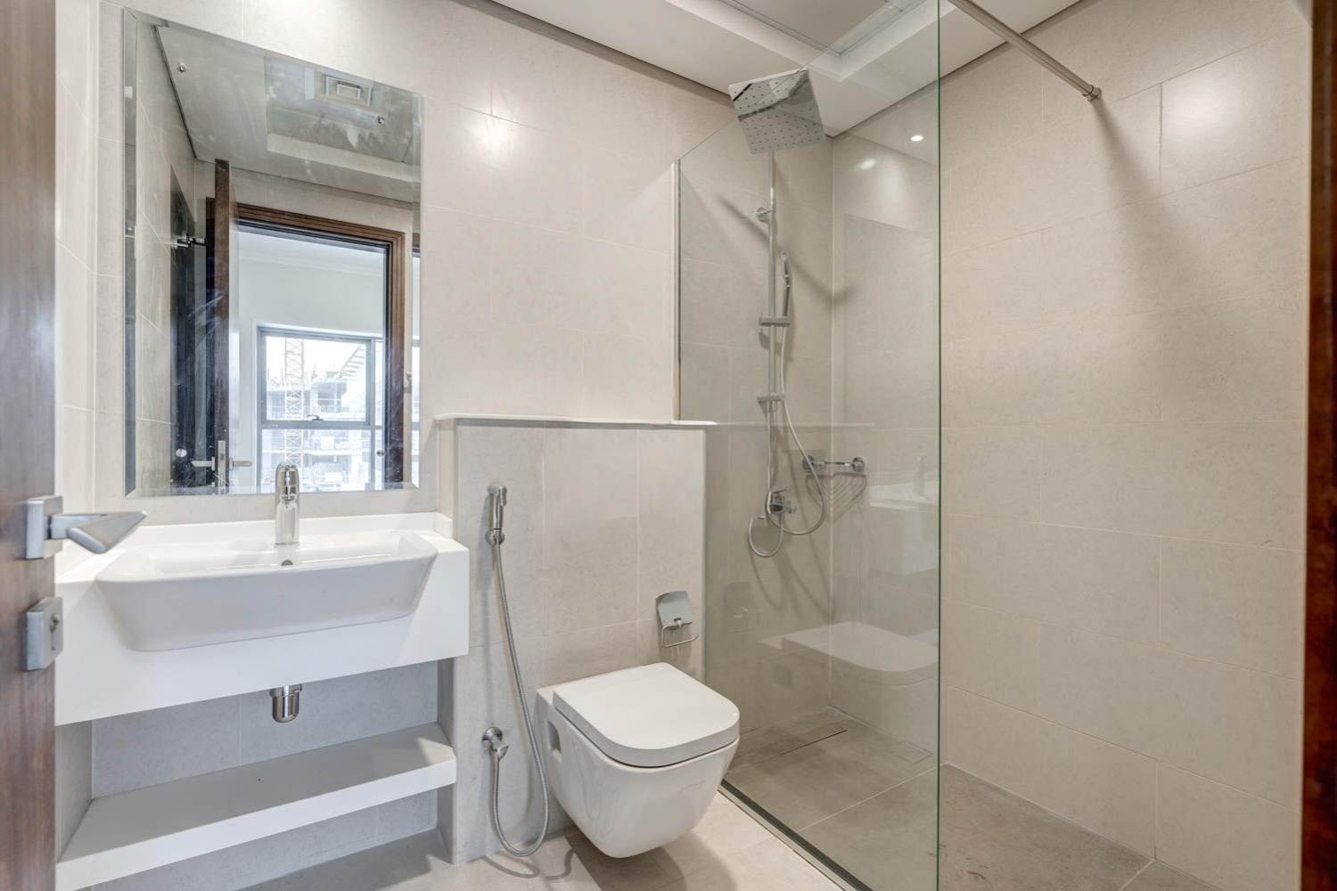 3 Bedrooms Apartment in Art Parkview