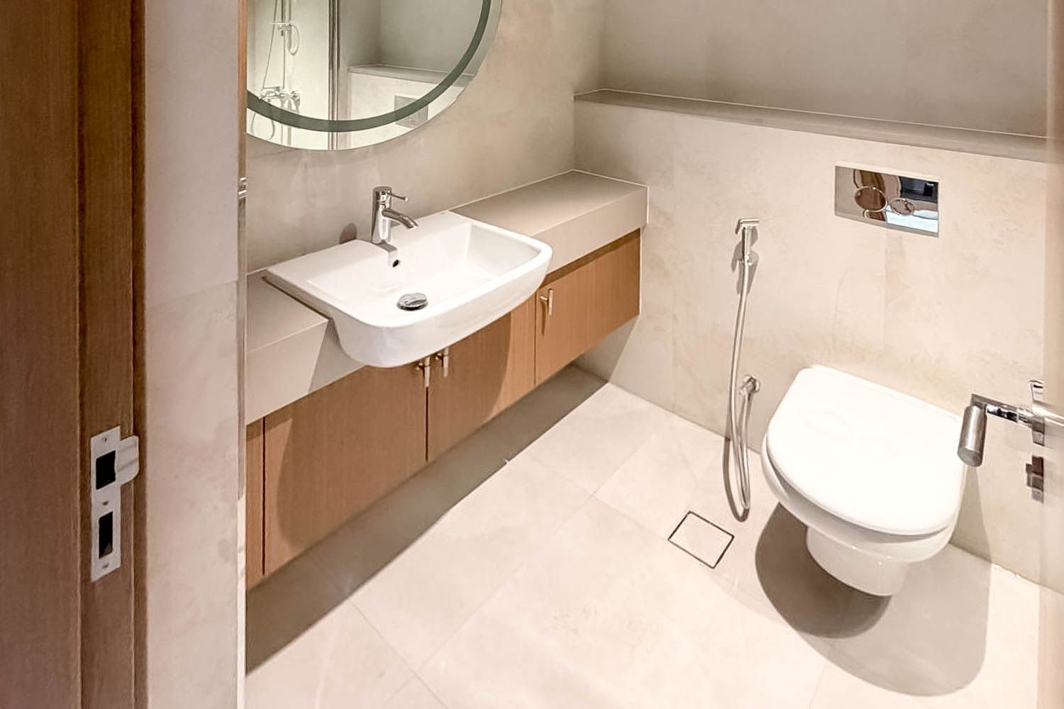  Apartment in Azizi Mirage