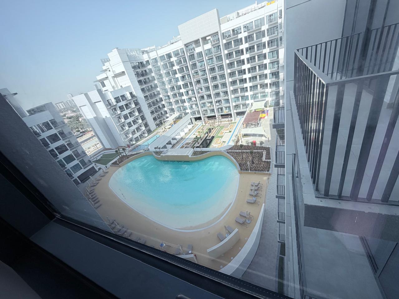  Apartment in Azizi Mirage