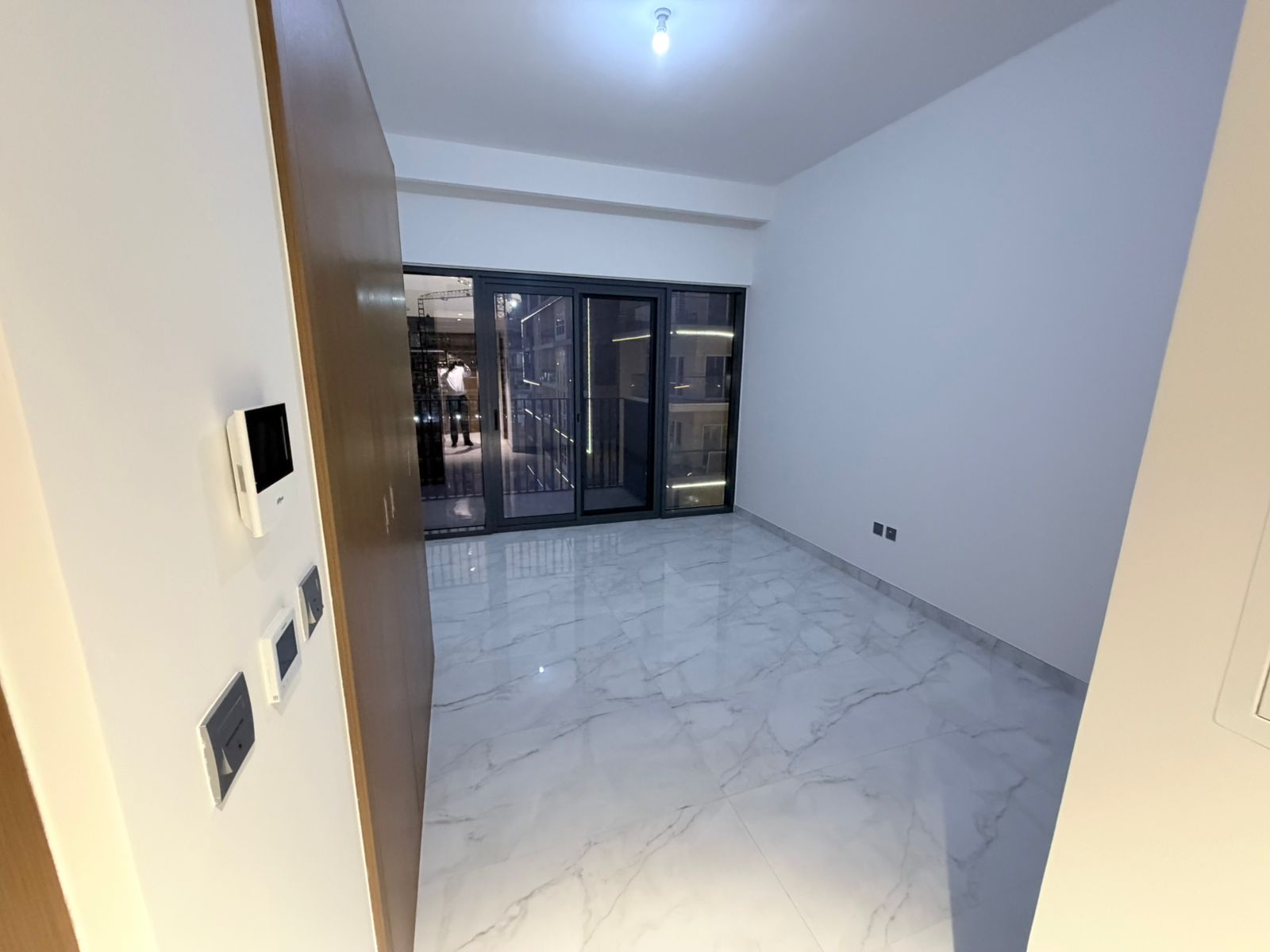  Apartment in Azizi Mirage