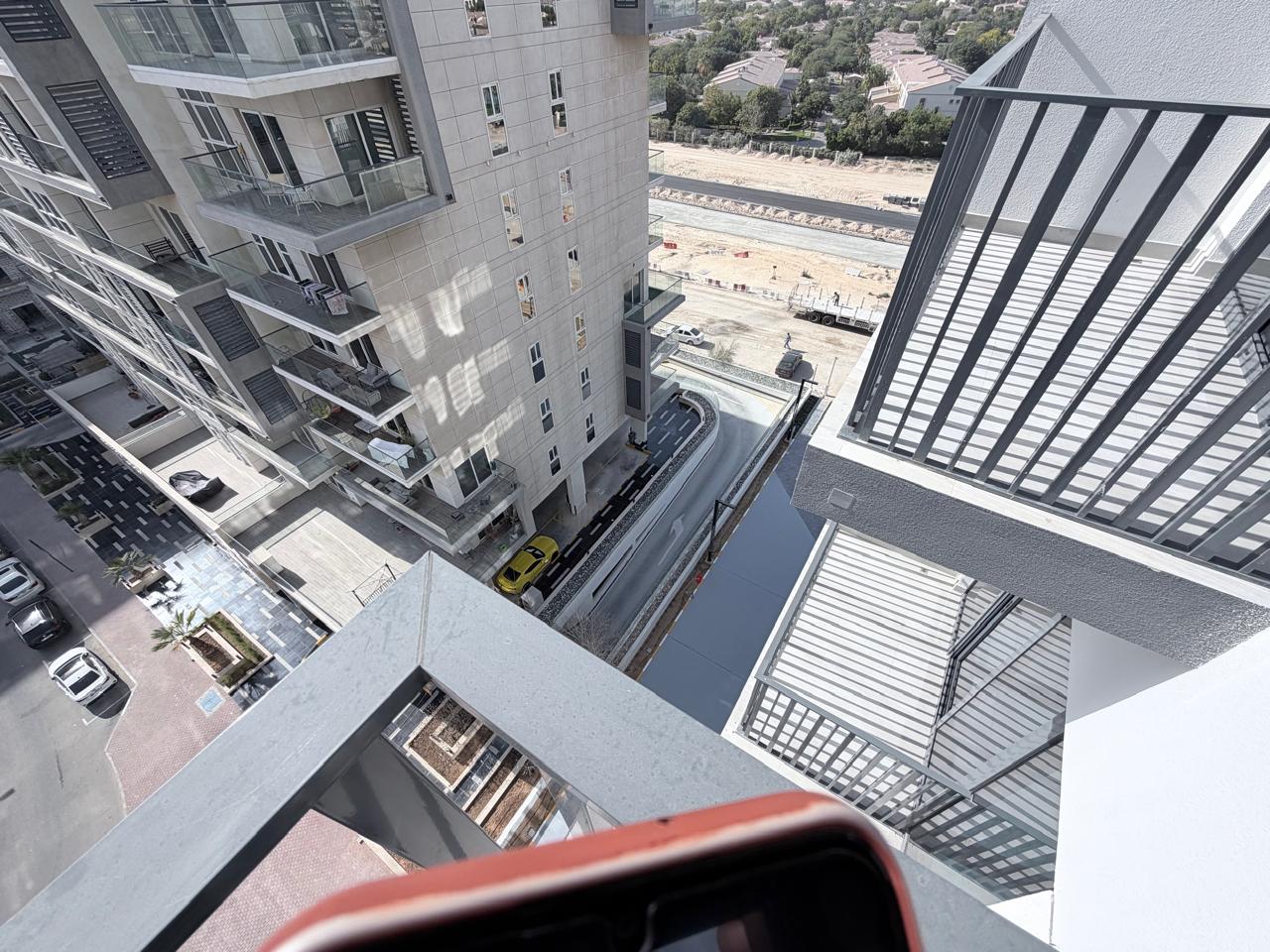  Apartment in Azizi Mirage