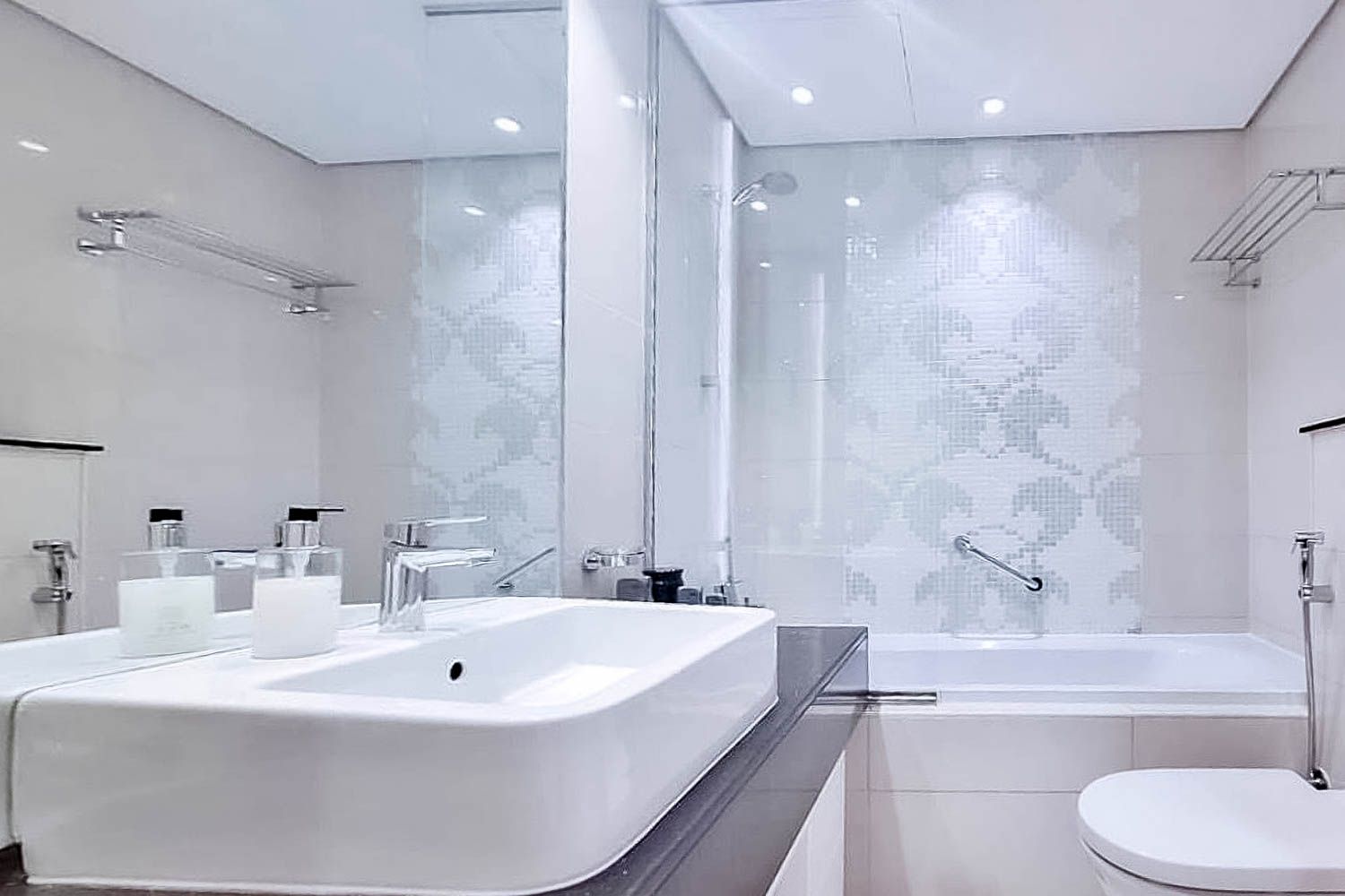  Apartment in Waters Edge