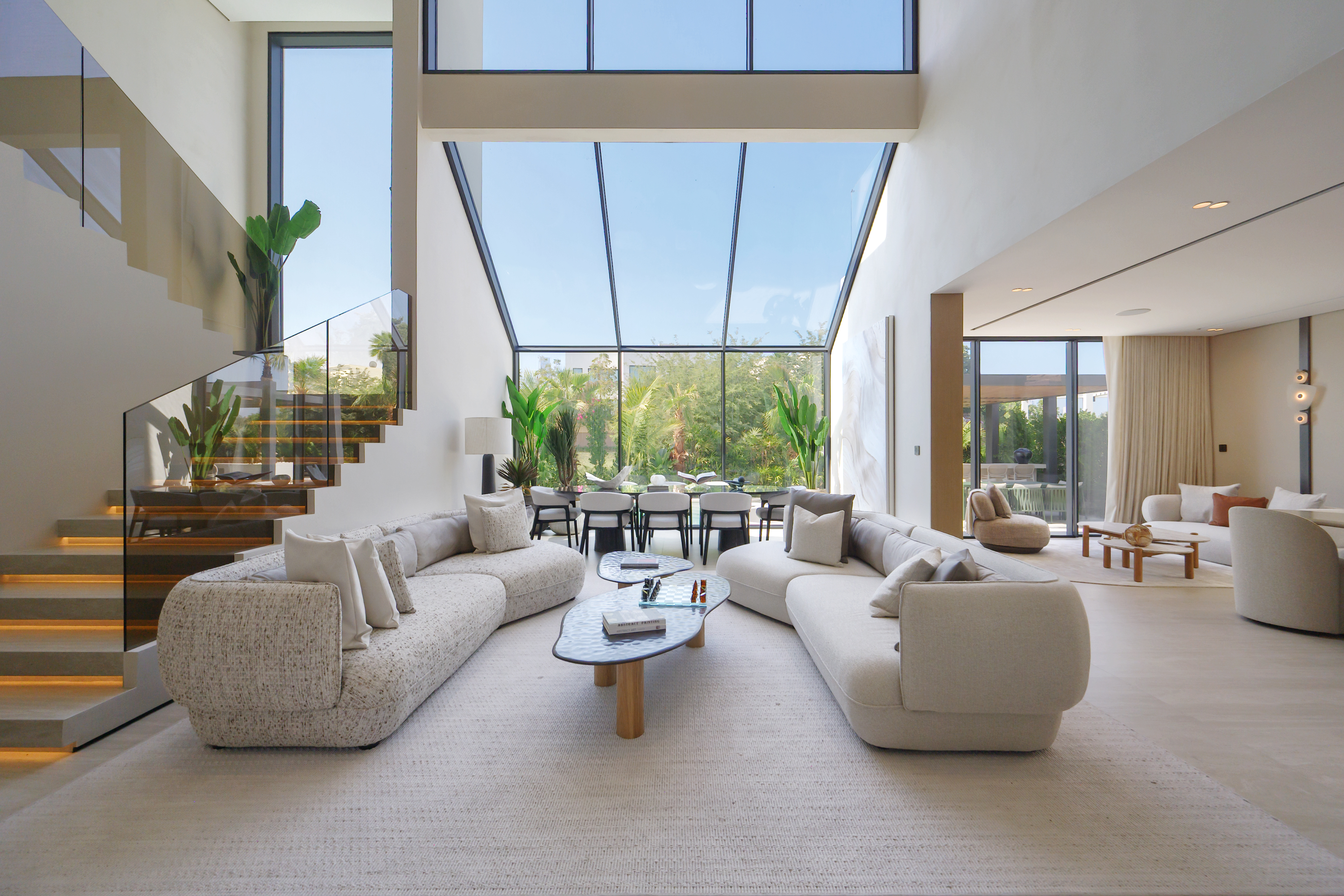 5 Bedrooms Villa in Jumeirah Islands