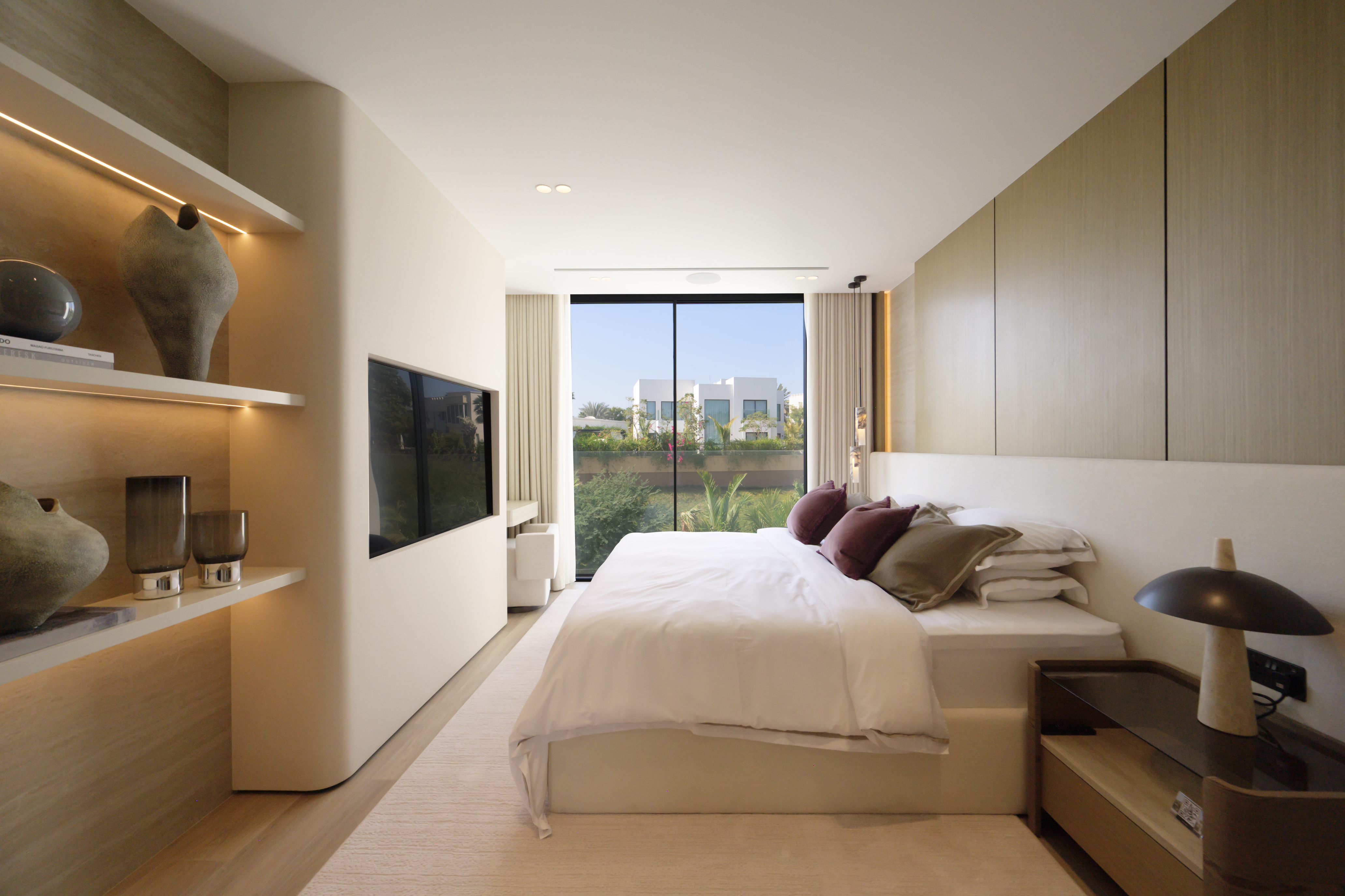 5 Bedrooms Villa in Jumeirah Islands