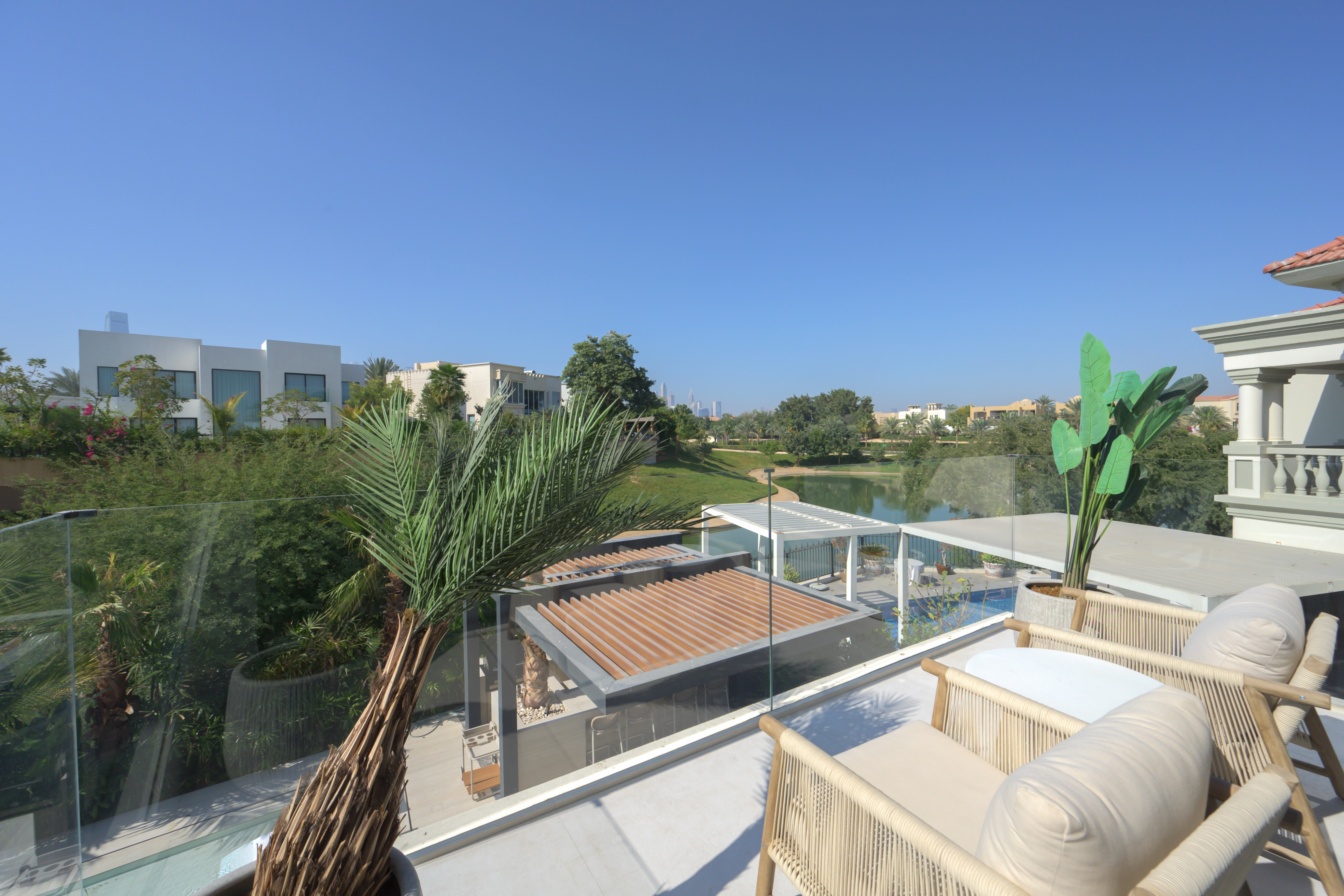 5 Bedrooms Villa in Jumeirah Islands