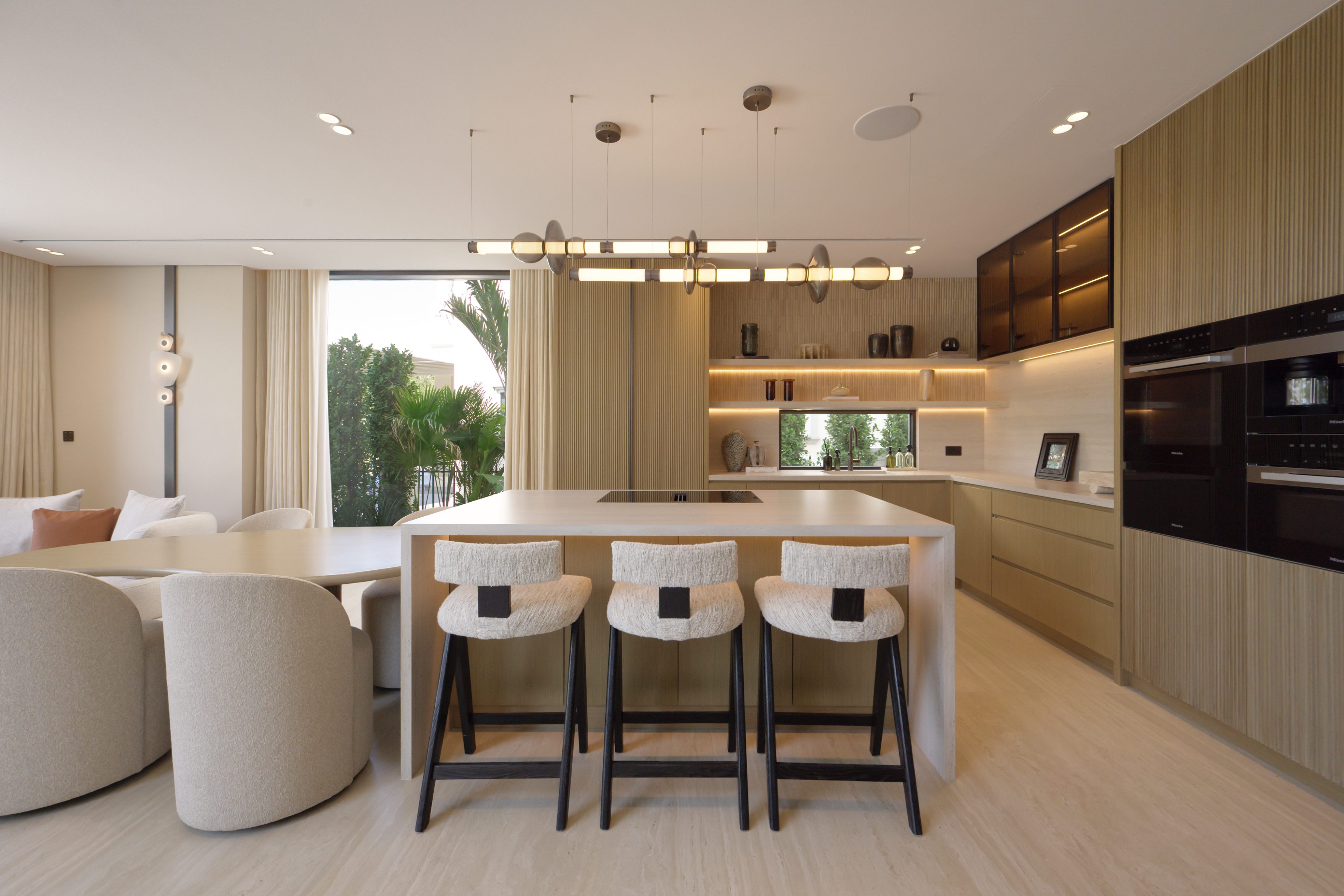 5 Bedrooms Villa in Jumeirah Islands