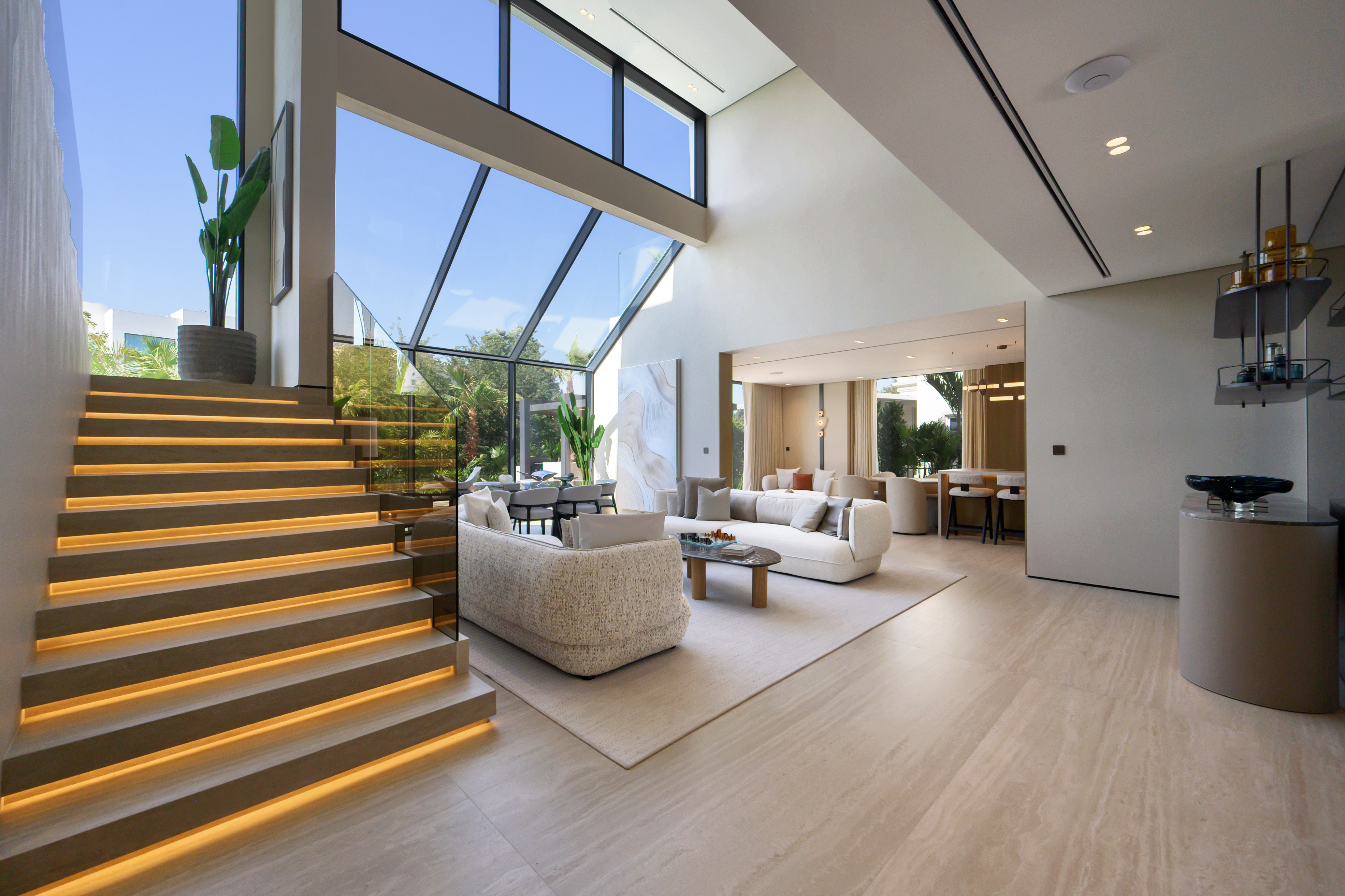 5 Bedrooms Villa in Jumeirah Islands