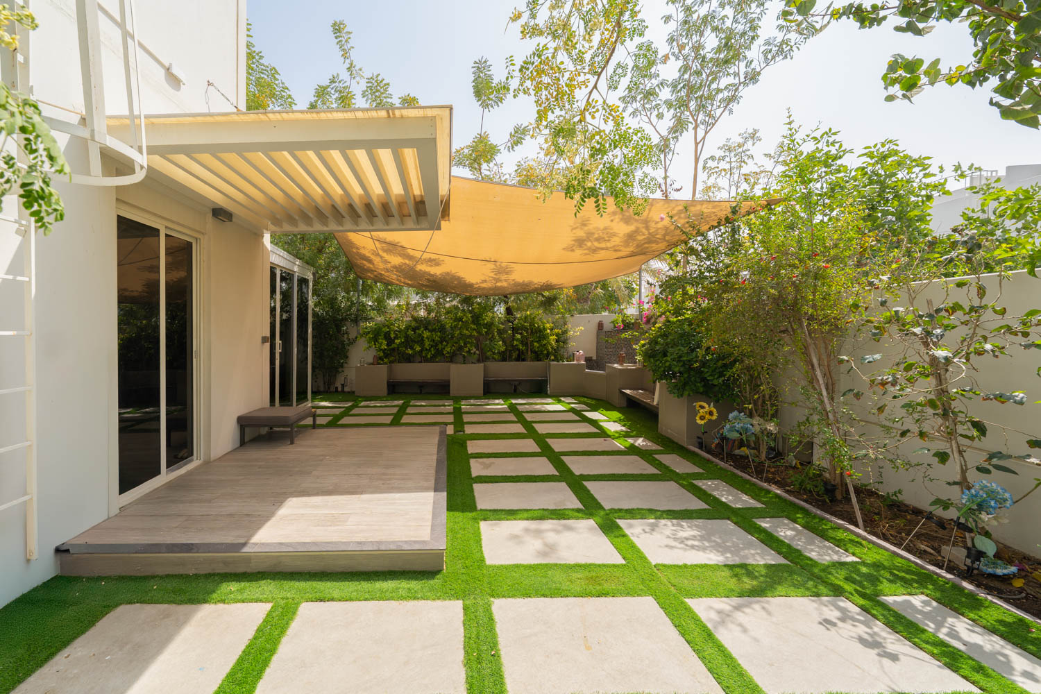 4 Bedrooms Townhouse in Arabella Townhouses 3