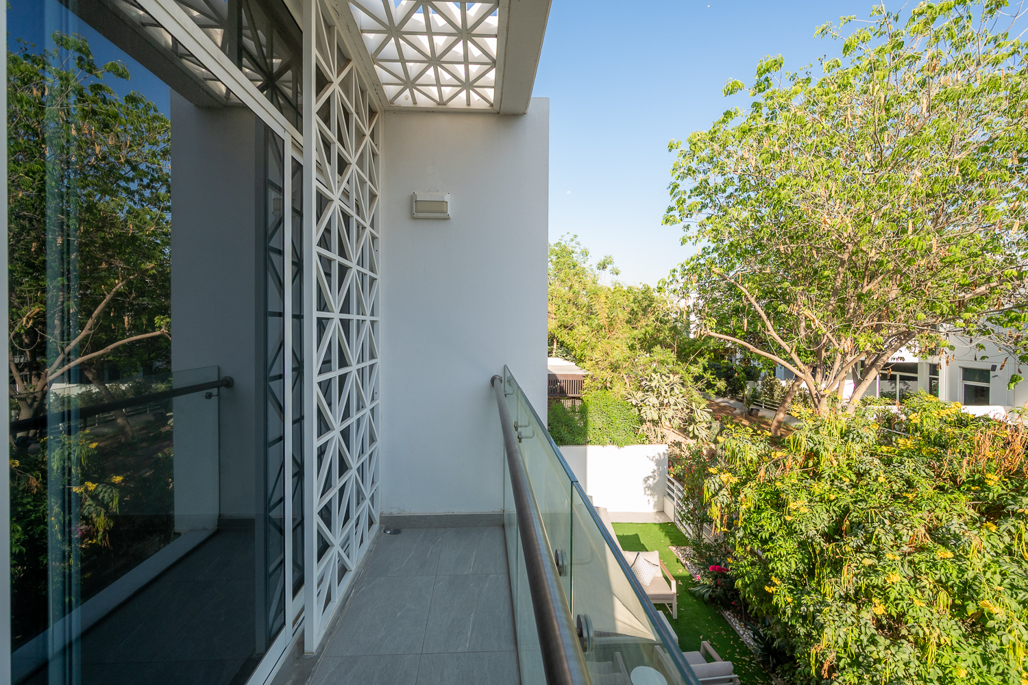 4 Bedrooms Townhouse in Arabella Townhouses 3