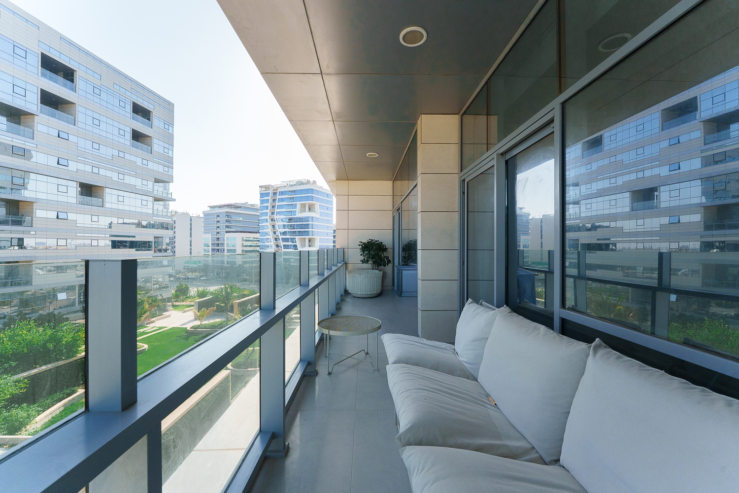 2 Bedrooms Apartment in Lamar Residences