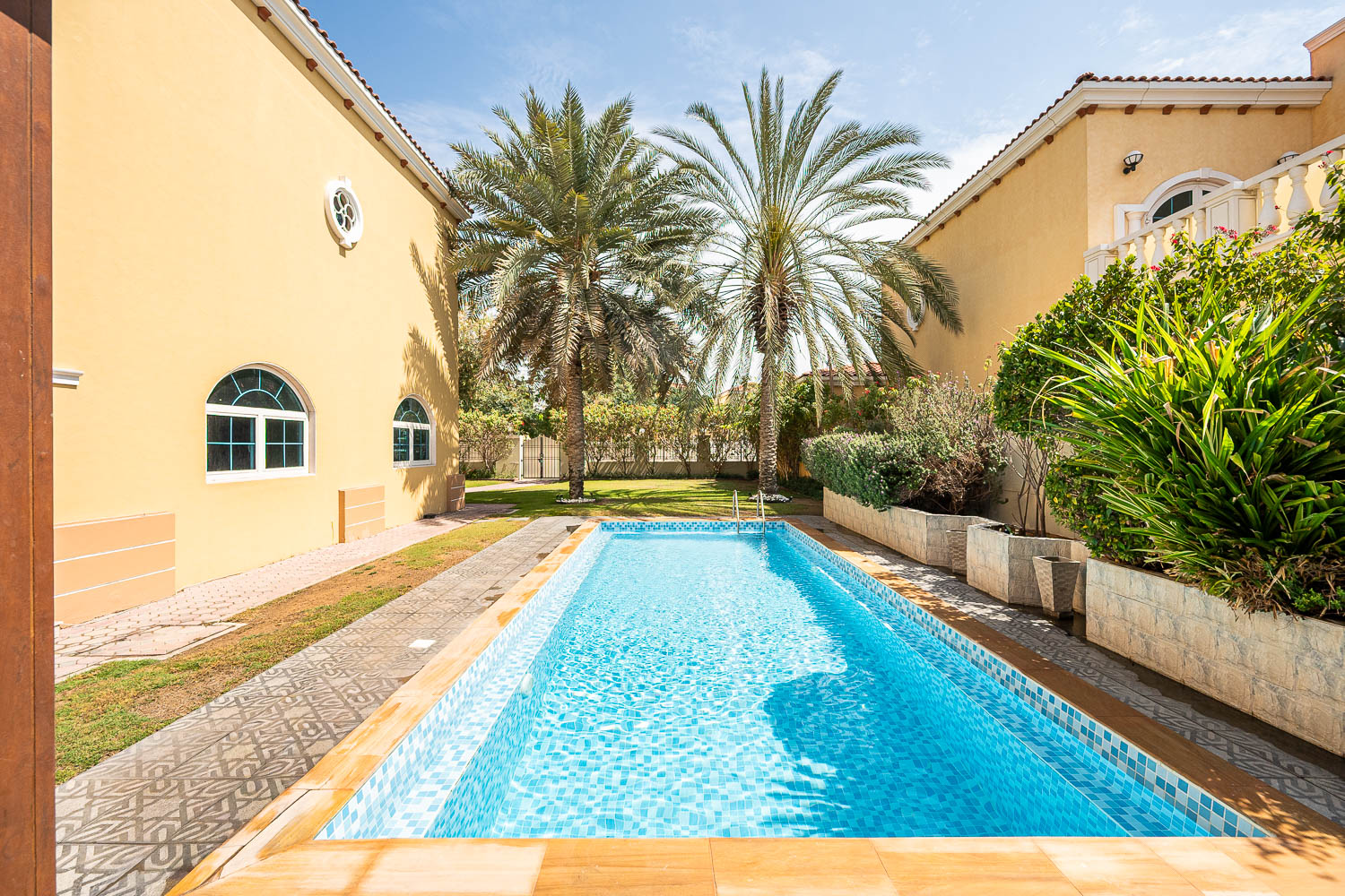 5 Bedrooms Villa in Legacy Large