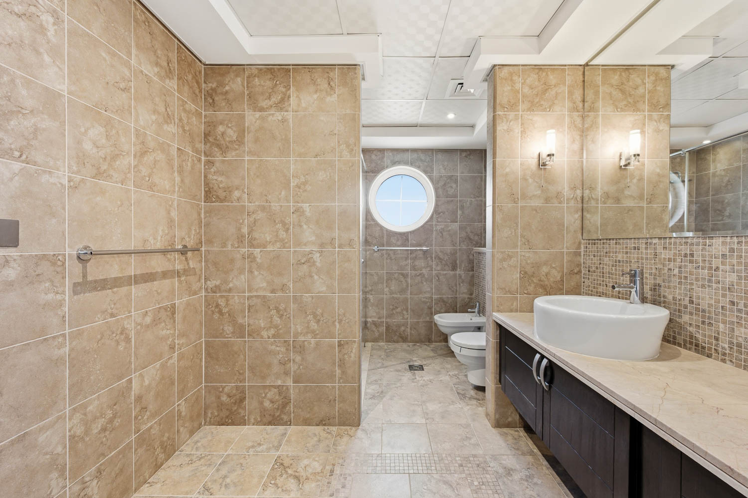 5 Bedrooms Villa in Legacy Large