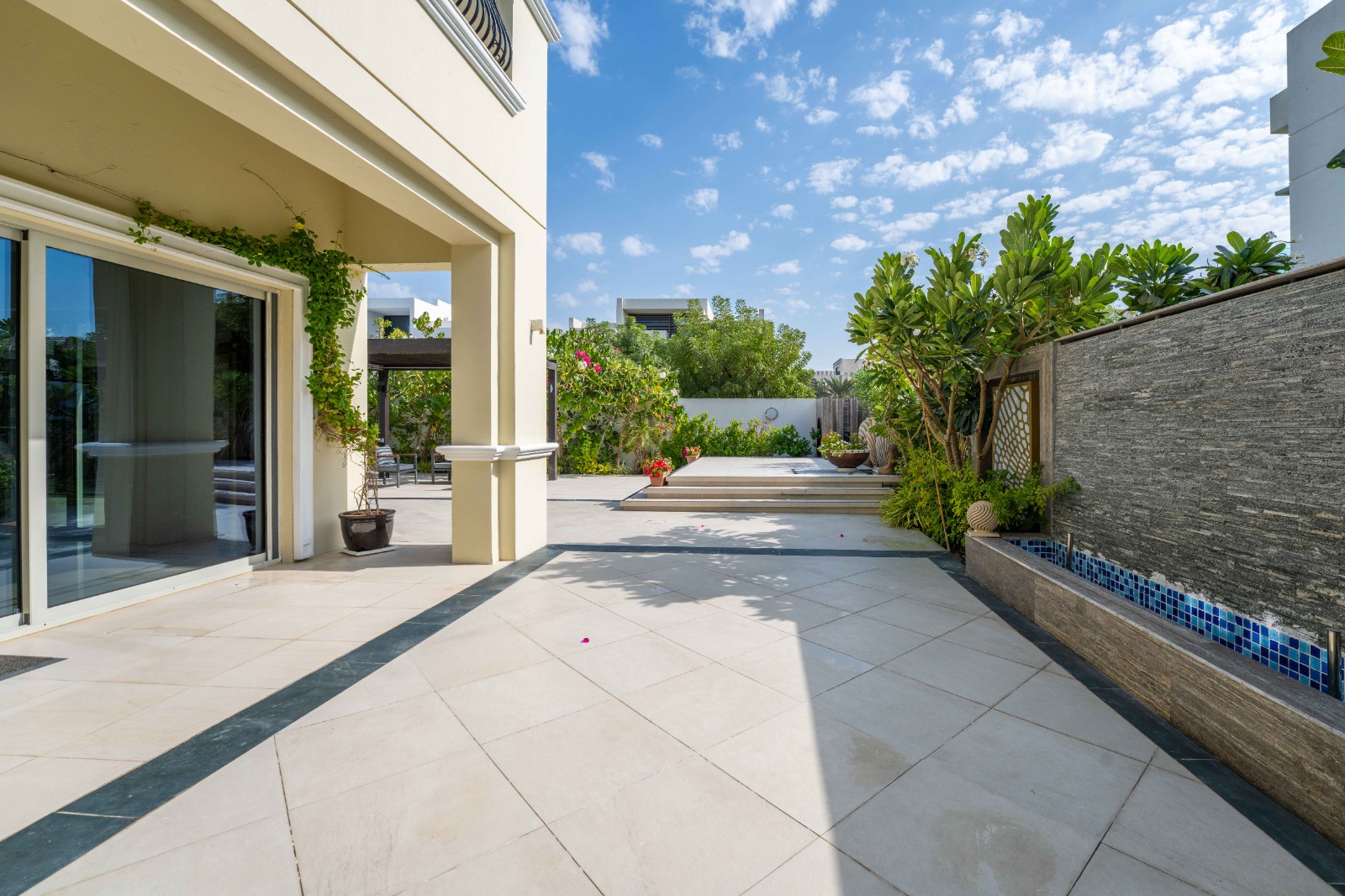 5 Bedrooms Villa in District One Villas