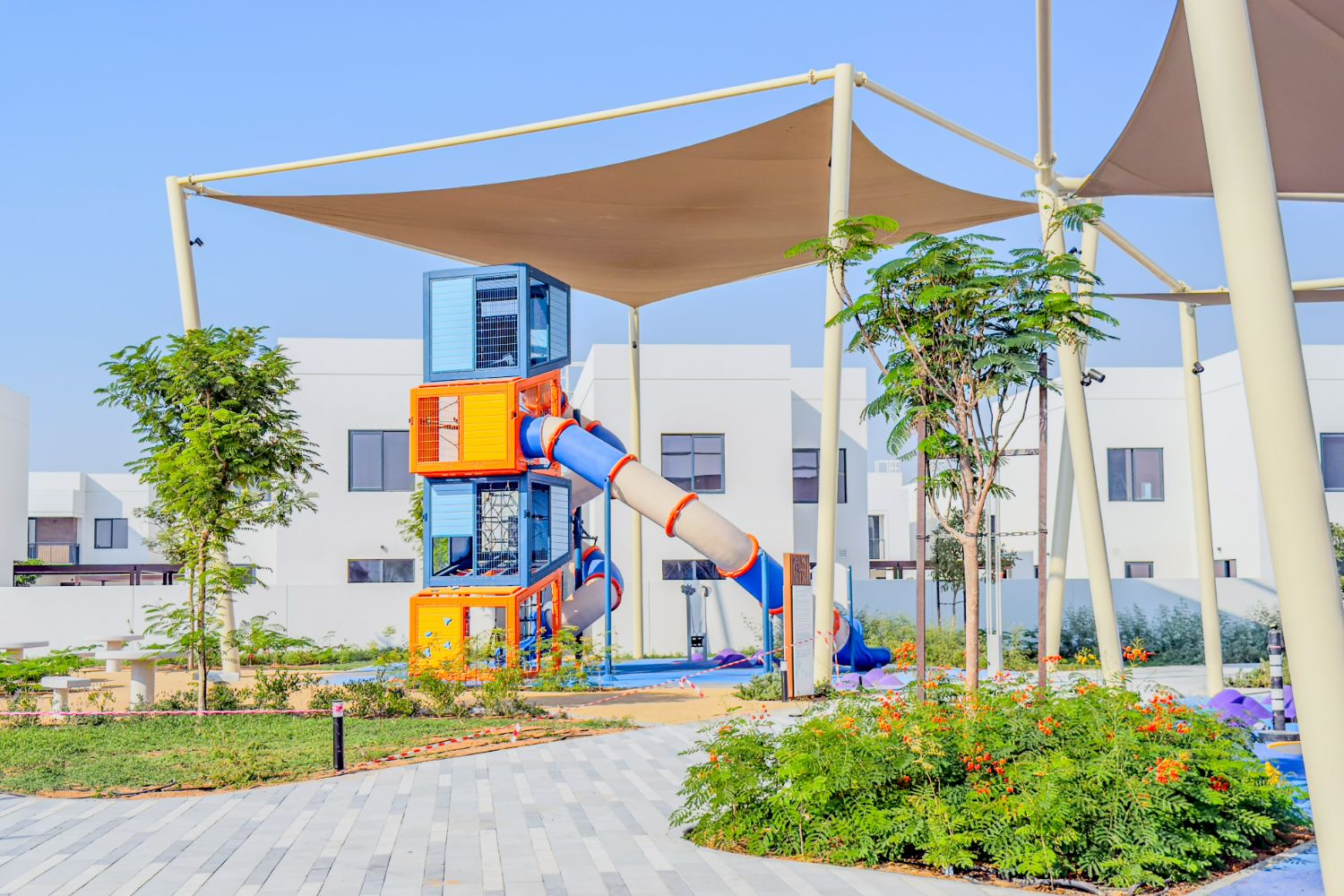 3 Bedrooms Townhouse in Noya 1