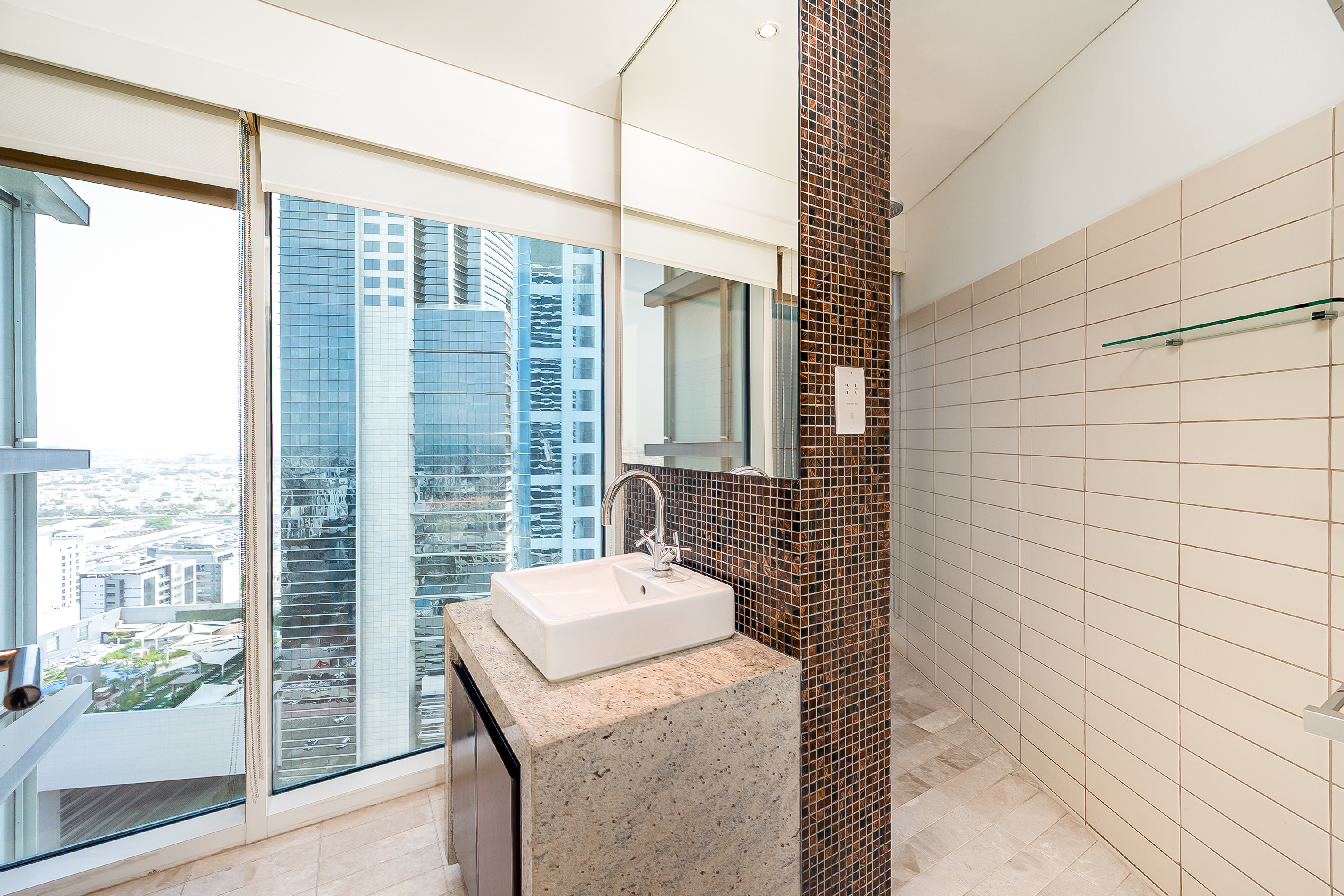 2 Bedrooms Apartment in Park Place Tower