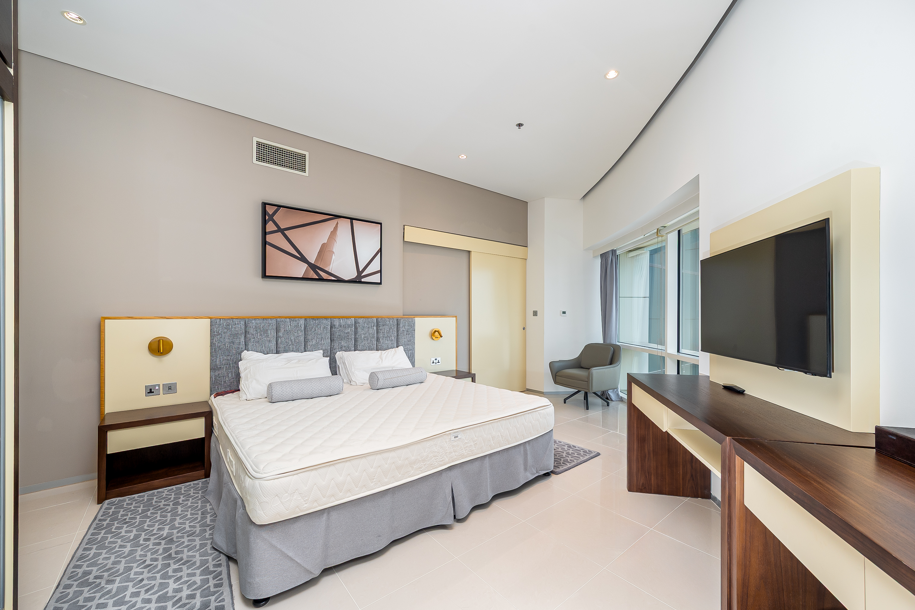 2 Bedrooms Apartment in Park Place Tower