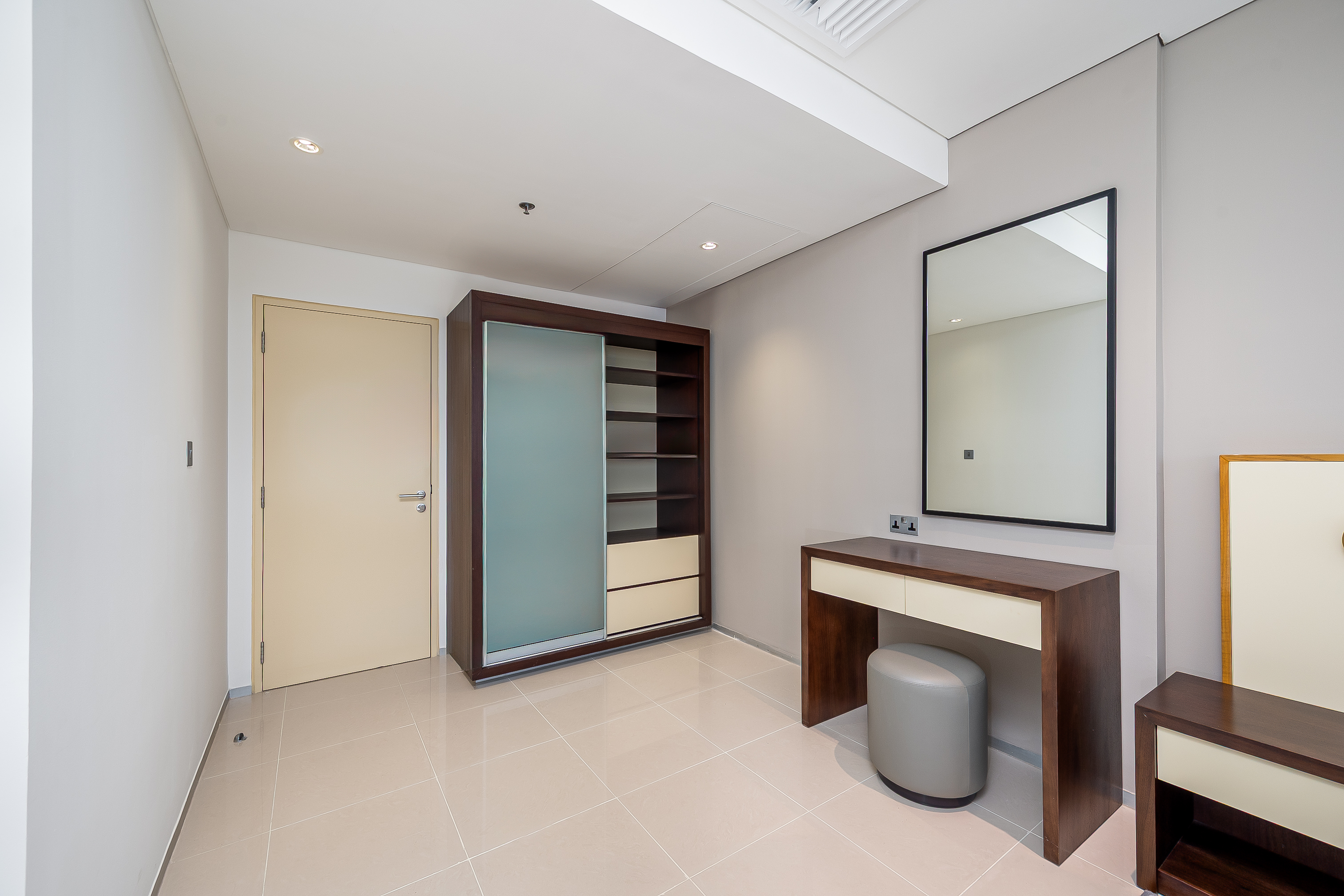 2 Bedrooms Apartment in Park Place Tower