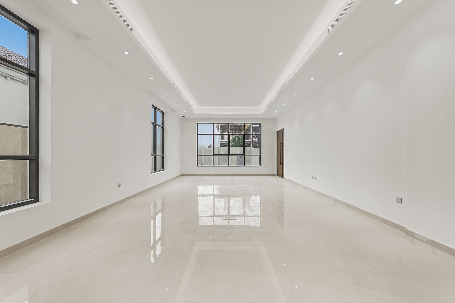 5 Bedrooms Villa in Al Khawaneej 1