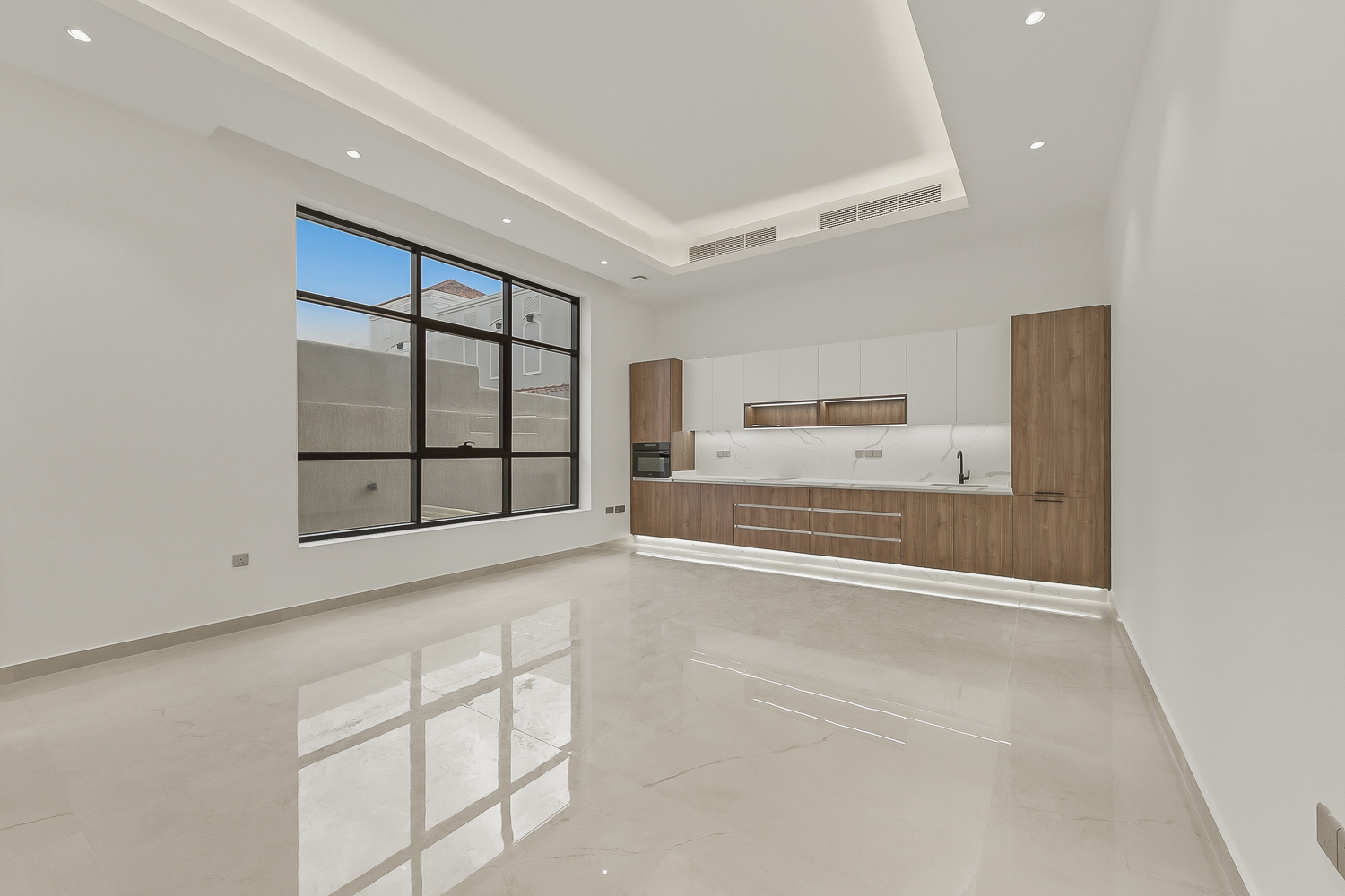 5 Bedrooms Villa in Al Khawaneej 1