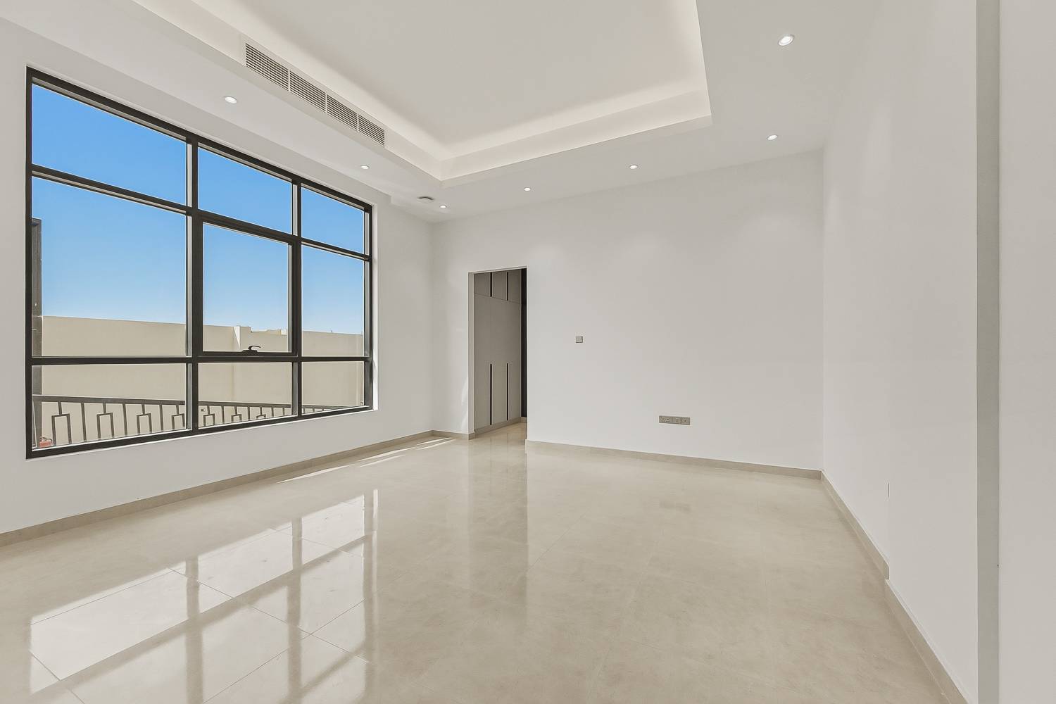 5 Bedrooms Villa in Al Khawaneej 1
