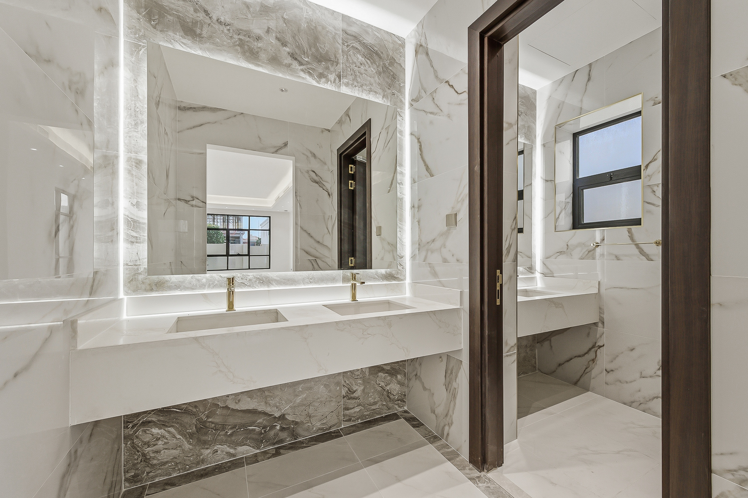 5 Bedrooms Villa in Al Khawaneej 1