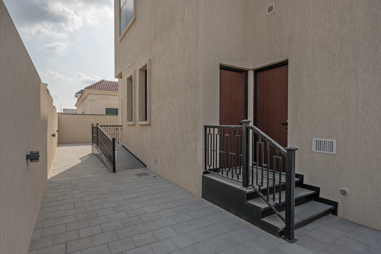 5 Bedrooms Villa in Al Khawaneej 1