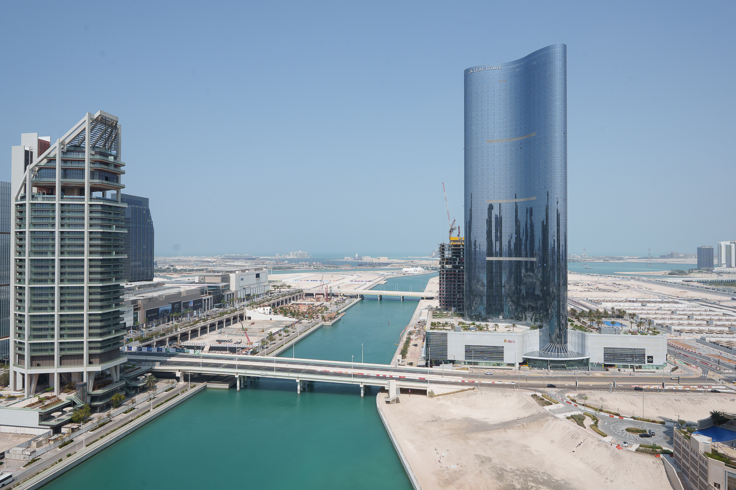 2 Bedrooms Apartment in Canal Residence