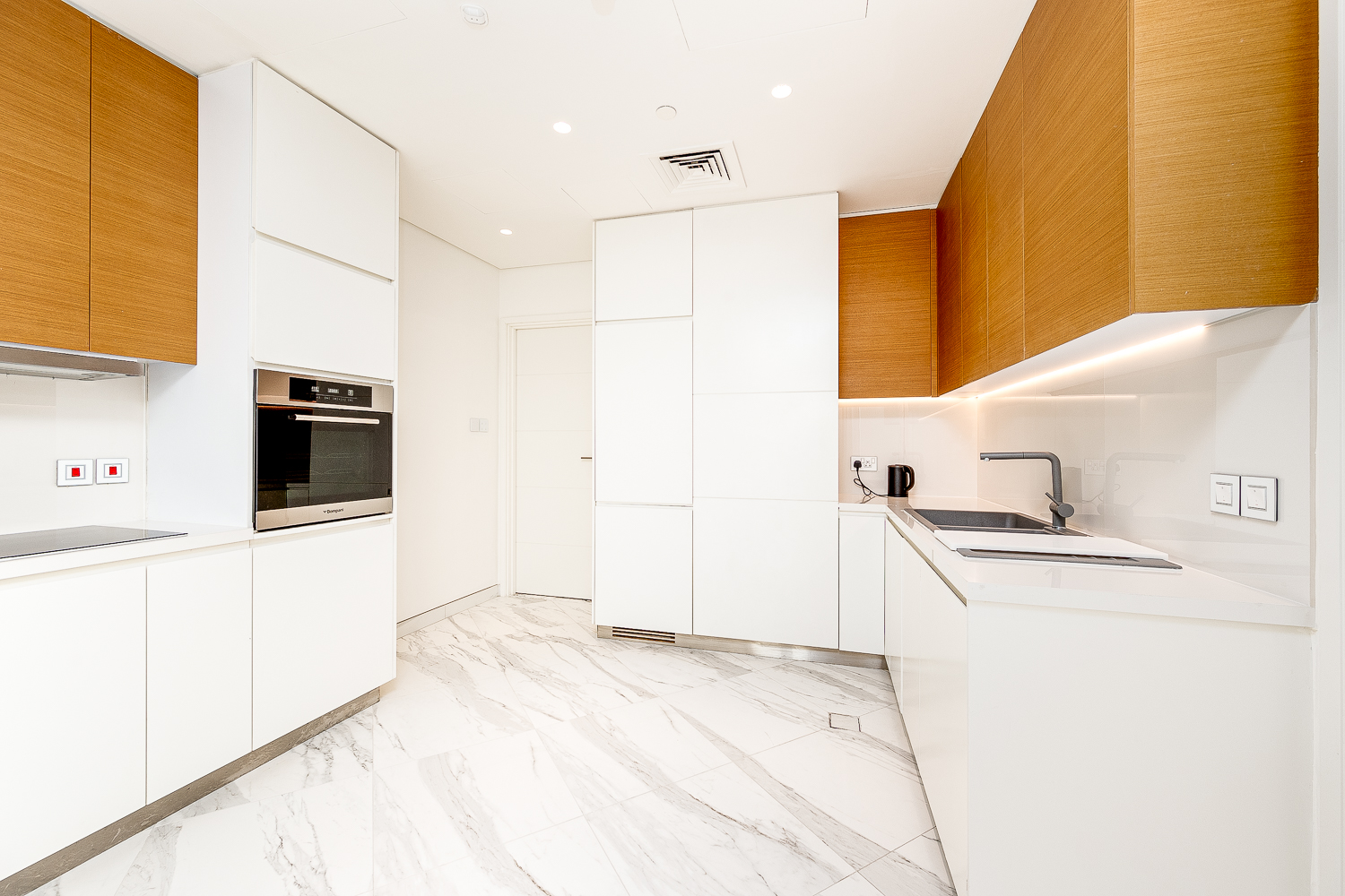 3 Bedrooms Hotel Apartment in Marriott Marquis Dubai